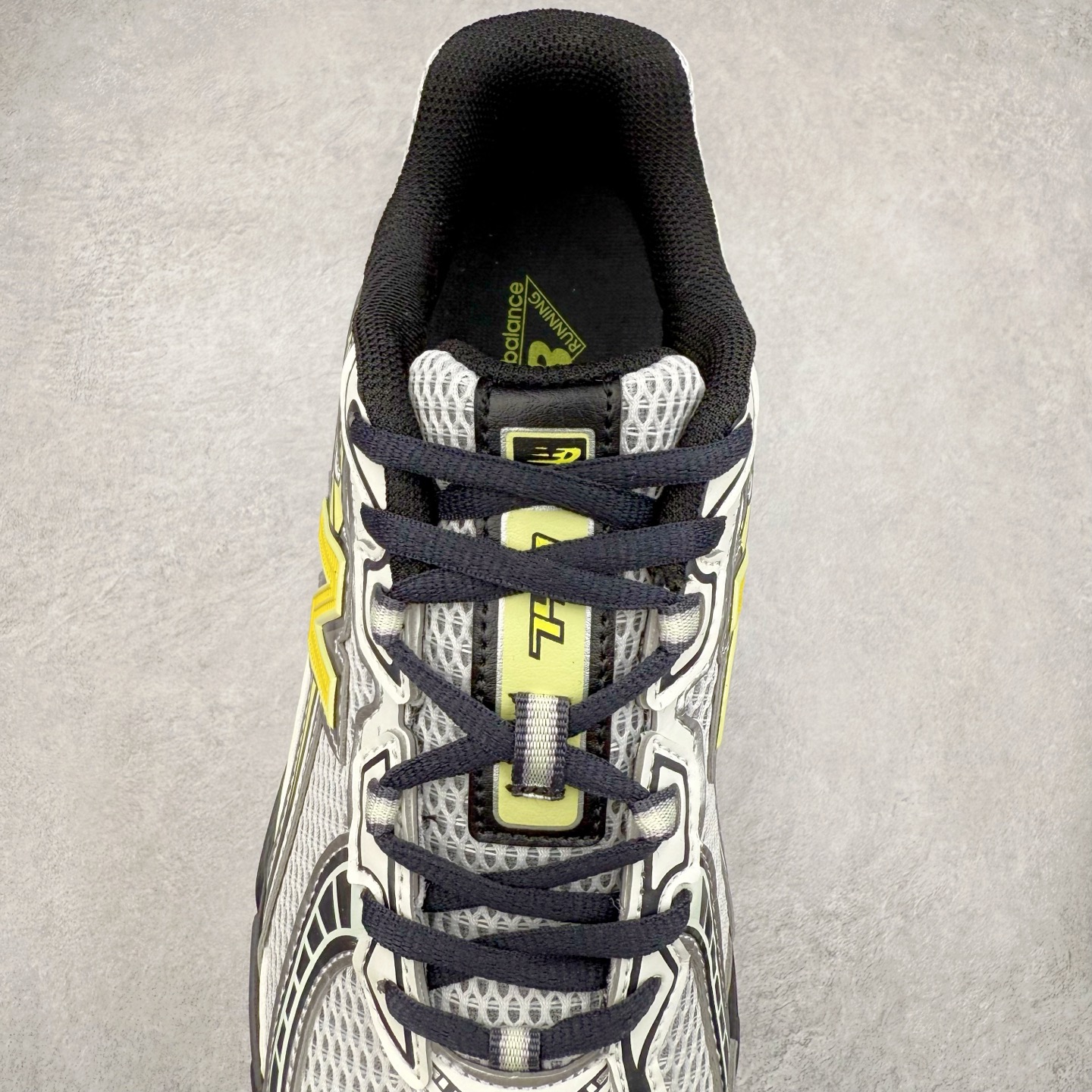 图片[5]-＃福利特价 New Balance MR740 NB新百伦系列复古老爹风休闲运动慢跑鞋 采用轻质牛剖革拼接透气网眼衬垫织物鞋面材质 T-Beam大底提供足步弓支撑 保持步态稳定#后跟搭载外露缓震胶 鞋身整体以各种深浅不一的灰色覆盖 鞋头以淡蓝色调装饰，网眼衬垫通过不规律的色块实现做旧的美感 泛黄的鞋底更是进一步增添了复古气息 尺码：36 37 37.5 38 38.5 39.5 40 40.5 41.5 42 42.5 43 44 45-选品中心