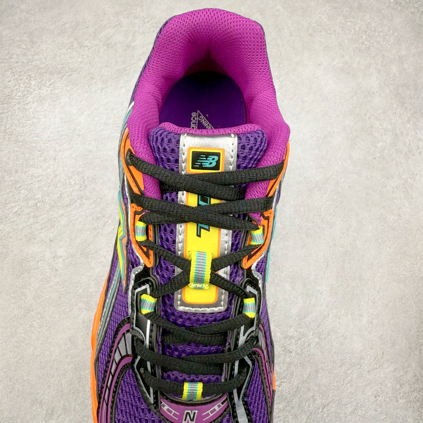 图片[5]-＃福利特价 New Balance MR740 NB新百伦系列复古老爹风休闲运动慢跑鞋 采用轻质牛剖革拼接透气网眼衬垫织物鞋面材质 T-Beam大底提供足步弓支撑 保持步态稳定#后跟搭载外露缓震胶 鞋身整体以各种深浅不一的灰色覆盖 鞋头以淡蓝色调装饰，网眼衬垫通过不规律的色块实现做旧的美感 泛黄的鞋底更是进一步增添了复古气息 尺码：36 37 37.5 38 38.5 39.5 40 40.5 41.5 42 42.5 43 44 45-选品中心