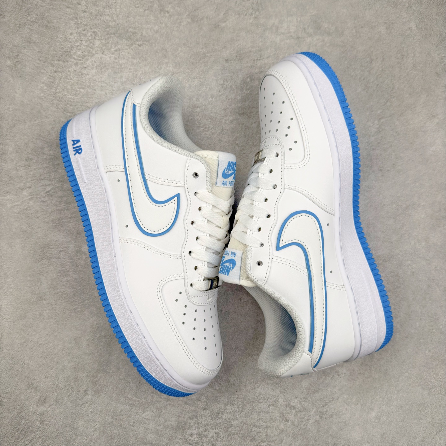 图片[3]-＃XT纯原福利 NK Air Force 1´07 Low 空军一号低帮百搭休闲运动板鞋 顶级批次 2022全新楦头鞋型 鱼鳞大底 历时开发三个月 清洁度完美 二维码鞋标 内置芯片及solo气垫 大底高度及其弧度依照正品 钢印 logo刺绣 鞋口弧度 鞋头长度 鞋面冲孔 鞋垫背胶及钢印 完美鞋型对比正品 每一处都是细节满满 柔软、弹性十足的缓震性能和出色的中底设计 横跨复古与现代的外型结合 造就出风靡全球 三十多年的Force 1 直到今天还深受青睐 实拍调校N版已经零色差零失真 百分百还原实物色彩所见即所得 不存在货不对板色差等低级问题 选购参考实物拍摄 不混卖不参货 只用心做好货严格选品 承诺混一赔十 尺码：36 36.5 37.5 38 38.5 39 40 40.5 41 42 42.5 43 44 44.5 45-选品中心