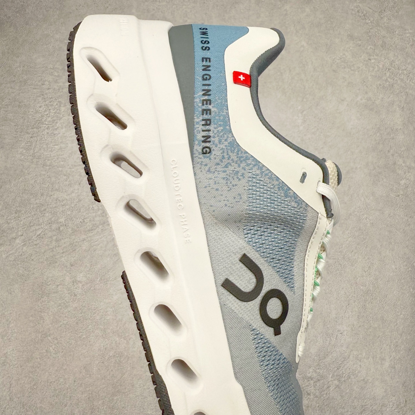 图片[6]-On昂跑 Cloudsurfer Next Wolf Honeydew 柔软舒适防滑耐磨低帮休闲跑步鞋 昂跑运动品牌 开创于2010年 缓震着陆、强效回弹、轻柔质感的设计构思始终是ON研制关键 与此同时基于“为全球提供革新性的跑步感受”信念 陆续推出了多款跑鞋及其以专业运动人体跑步工程学为设计关键的功能性跑步服饰设备 让跑者不费力气地畅快畅跑 尺码：36 36.5 37.5 38 38.5 39 40 40.5 41 42 42.5 43 44 44.5 45-选品中心