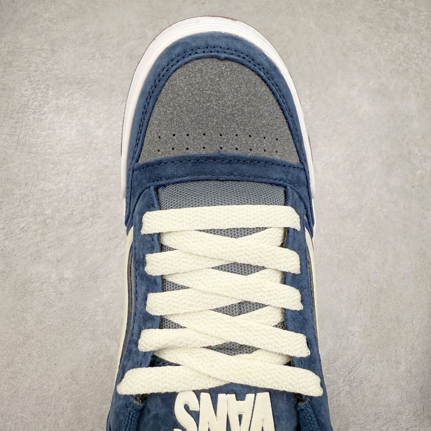 图片[4]-Vans Knu Skool 黑白灰生胶 官方新款 复古休闲胖胖面包鞋 肥胖版大Logo 原版全皮猪八面料 尺码：35 36 36.5 37 38 38.5 39 40 40.5 41 42 42.5 43 44-选品中心