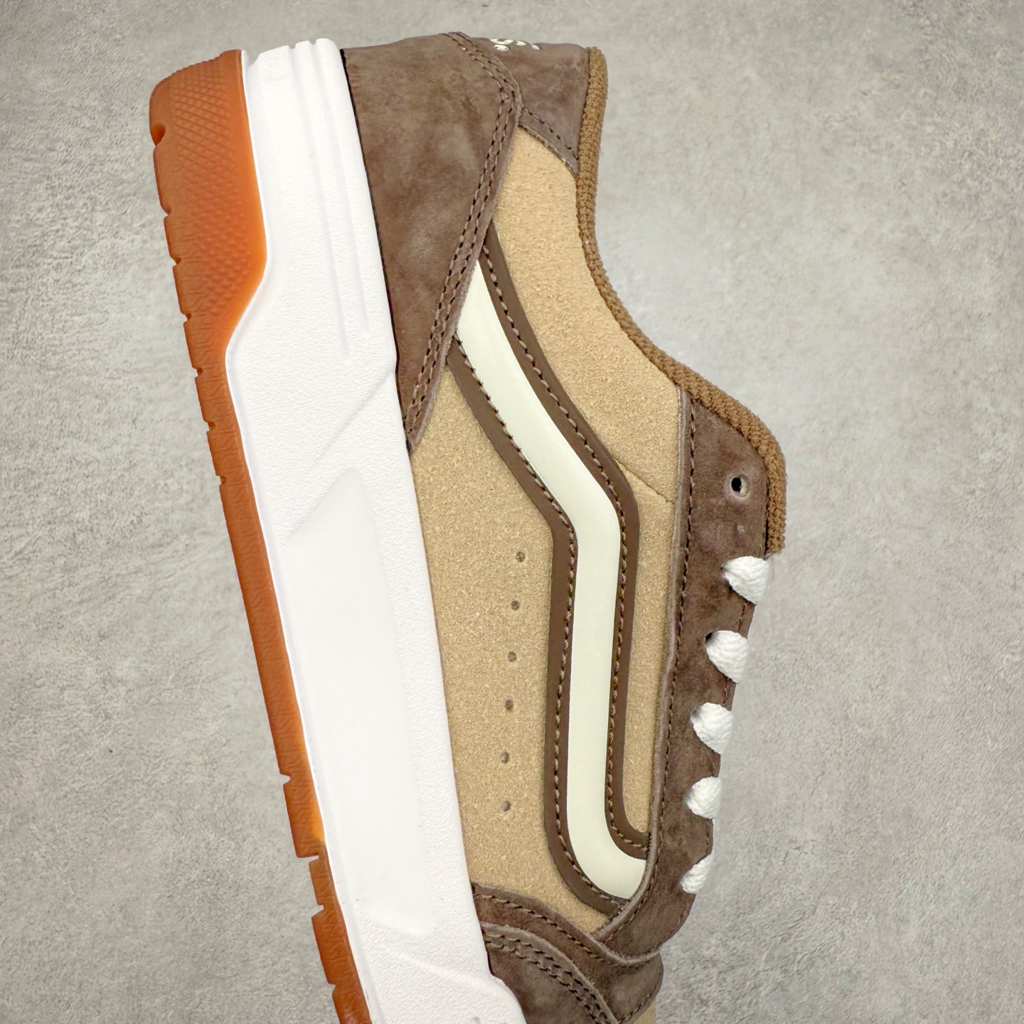 图片[6]-Vans Knu Skool 棕白生胶 官方新款 复古休闲胖胖面包鞋 肥胖版大Logo 原版全皮猪八面料 尺码：35 36 36.5 37 38 38.5 39 40 40.5 41 42 42.5 43 44-选品中心