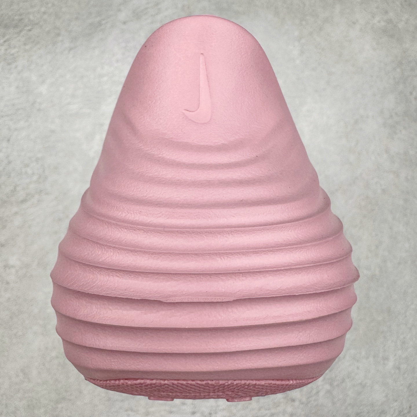 图片[8]-＃DC纯原 NK ReactX Rejuven8 简约舒适百搭洞洞鞋 HV5060-001 重金购入原鞋及原档案磨具生产指令开发 唯一正确组合大底 组合侧面Logo 鞋头不过分上翘 后跟Logo 凹凸明显 轮廓分明 LOGO内侧钢印清晰工整 原厂磨具全鞋无多余毛边 同源公司EVA粒子环保塑料 原厂指令配方 无任何异味 弹性卡色均保持原鞋一致 匠心打造 鞋口弧度大小 鞋面色泽质感同步原鞋 LOGO内侧钢印清晰工整 从名字就能看出，这款鞋搭载了React X缓震科技，保证了舒适的脚感和轻盈的穿着体验。设计上，这双鞋采用了近几年非常流行的洞洞鞋风格，但特别之处在于加入了波浪纹路细节，让整个鞋型看起来更有立体感，视觉上也增添了几分现代感。尺码：36 36.5 37.5 38 38.5 39 40 40.5 41 42 42.5 43 44 44.5 45 46-选品中心