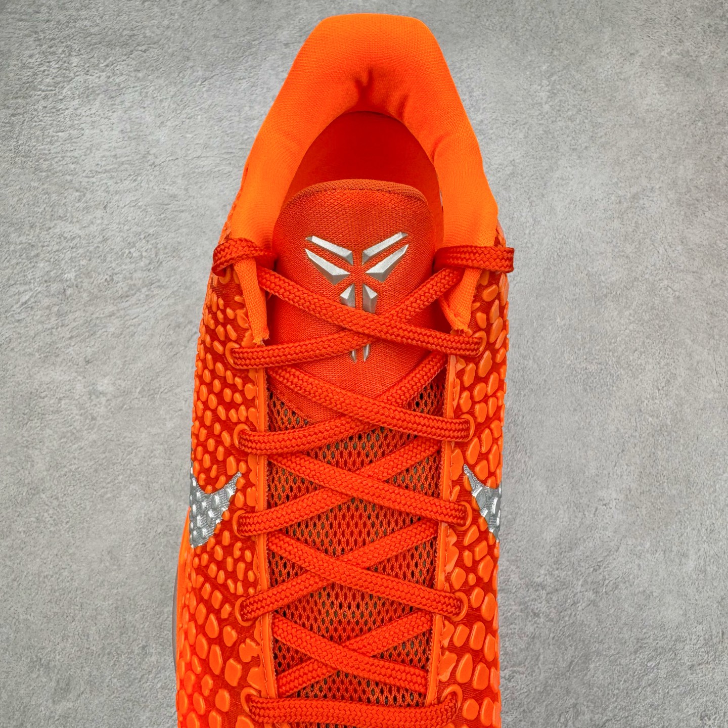 图片[5]-＃S2 NK Zoom Kobe 6 Protro 科比六代 暴力橙 IH1871-800 圈内顶级批次 完美复刻公司货 前掌超大Zoom Turbo气垫 后掌EVA缓震 真正的原汁原味 还原ZP脚感 全身鞋材卡料色独家定制 唯一正确喷漆工艺Swoosh 正确凹凸蛇鳞工艺 正确鞋面渐变效果 内全置真动飞态线 独立原厂模具 最大尺码达到48.5码 首批不拼图大几率过验 亲测已过 支持各种高强度实战 无需担心 上脚价 补货周期极长 脚宽建议买大半码 科比系列前掌偏窄 不影响二次销售 支持七天无理由退换 尺码：40 40.5 41 42 42.5 43 44 44.5 45 45.5 46 47.5 48.5-选品中心