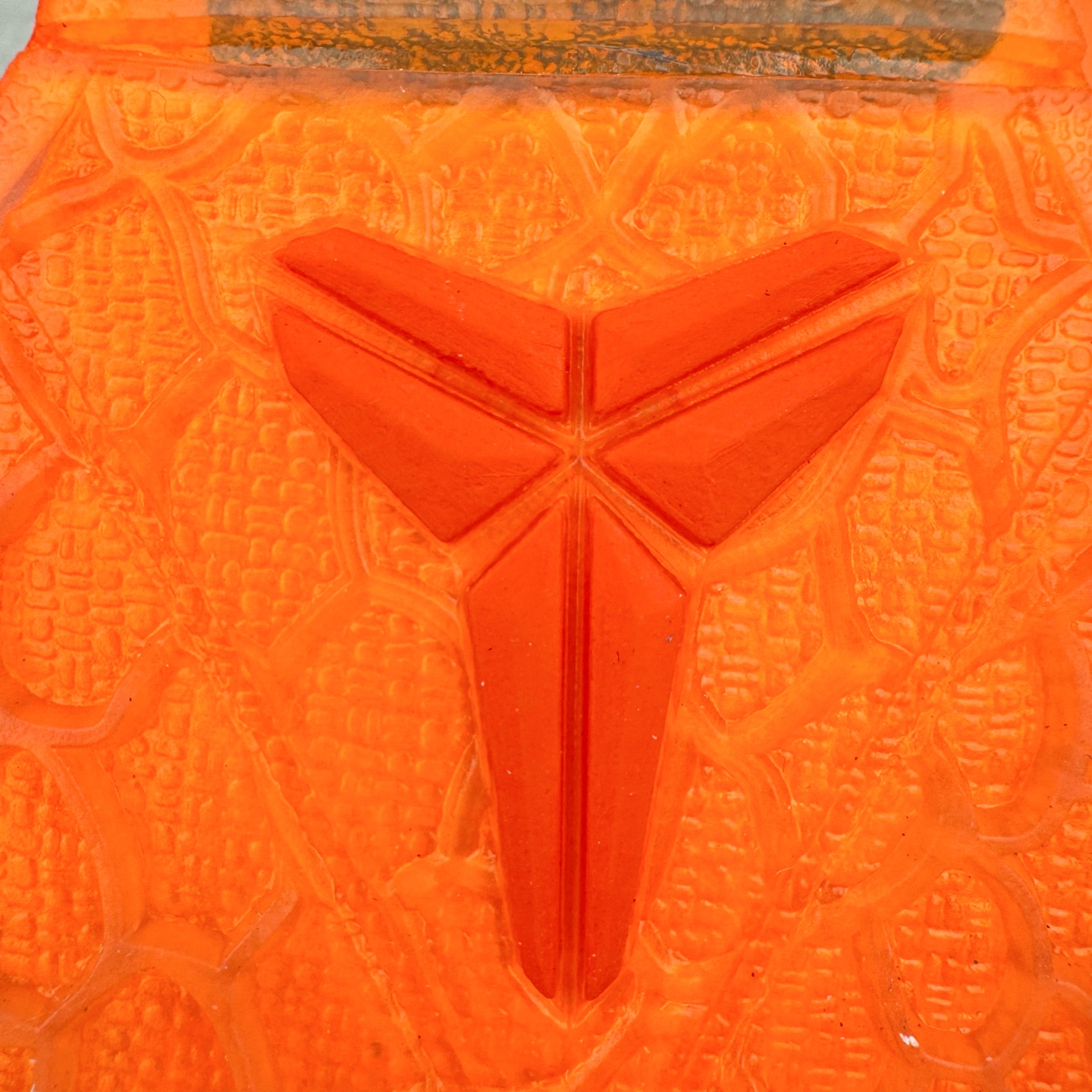 图片[12]-＃S2 NK Zoom Kobe 6 Protro 科比六代 暴力橙 IH1871-800 圈内顶级批次 完美复刻公司货 前掌超大Zoom Turbo气垫 后掌EVA缓震 真正的原汁原味 还原ZP脚感 全身鞋材卡料色独家定制 唯一正确喷漆工艺Swoosh 正确凹凸蛇鳞工艺 正确鞋面渐变效果 内全置真动飞态线 独立原厂模具 最大尺码达到48.5码 首批不拼图大几率过验 亲测已过 支持各种高强度实战 无需担心 上脚价 补货周期极长 脚宽建议买大半码 科比系列前掌偏窄 不影响二次销售 支持七天无理由退换 尺码：40 40.5 41 42 42.5 43 44 44.5 45 45.5 46 47.5 48.5-选品中心