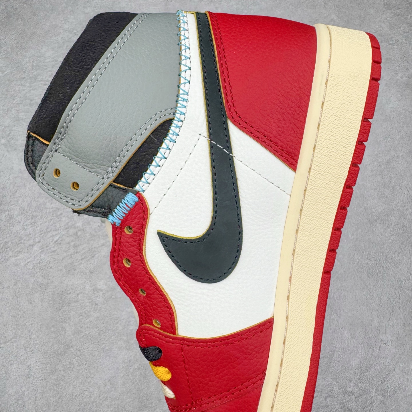 图片[7]-＃XP纯原 Union x Air Jordan AJ1 Retro High NRG 联名四色拼接灰白红 HV8563-600 原盒原配 原厂拉帮工艺 针距密度一致 全新升级网板中底 原楦原纸板开发 后跟弧度收口自然不对折 极致一眼正品既视感 原厂皮料 进口玻璃冲刀皮料裁剪零毛边 承诺百分百一致原鞋 全鞋电脑针车工艺 鞋面清洁度最高QC检验标准 控制溢胶 飞翼3D高频深度立体 鞋盒、防尘纸 均采购来自原厂 尺码：36 36.5 37.5 38 38.5 39 40 40.5 41 42 42.5 43 44 44.5 45 46 47.5-选品中心