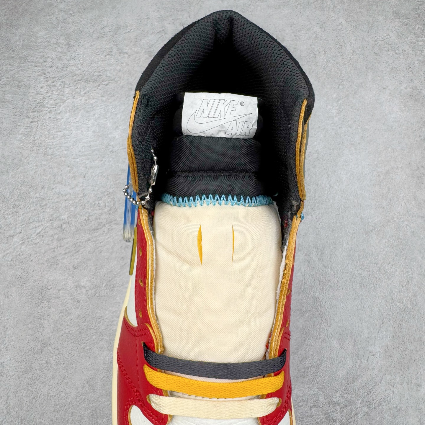 图片[5]-＃XP纯原 Union x Air Jordan AJ1 Retro High NRG 联名四色拼接灰白红 HV8563-600 原盒原配 原厂拉帮工艺 针距密度一致 全新升级网板中底 原楦原纸板开发 后跟弧度收口自然不对折 极致一眼正品既视感 原厂皮料 进口玻璃冲刀皮料裁剪零毛边 承诺百分百一致原鞋 全鞋电脑针车工艺 鞋面清洁度最高QC检验标准 控制溢胶 飞翼3D高频深度立体 鞋盒、防尘纸 均采购来自原厂 尺码：36 36.5 37.5 38 38.5 39 40 40.5 41 42 42.5 43 44 44.5 45 46 47.5-选品中心