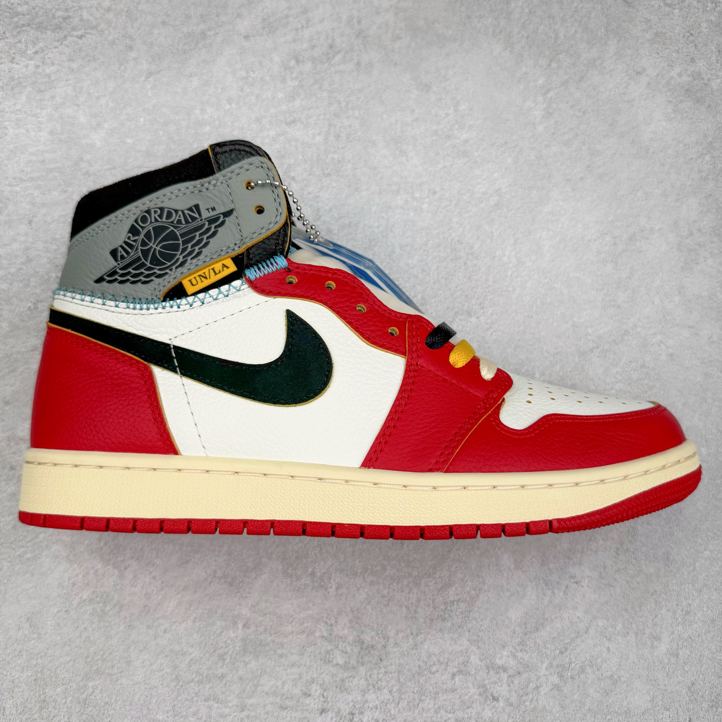 ＃XP纯原 Union x Air Jordan AJ1 Retro High NRG 联名四色拼接灰白红 HV8563-600 原盒原配 原厂拉帮工艺 针距密度一致 全新升级网板中底 原楦原纸板开发 后跟弧度收口自然不对折 极致一眼正品既视感 原厂皮料 进口玻璃冲刀皮料裁剪零毛边 承诺百分百一致原鞋 全鞋电脑针车工艺 鞋面清洁度最高QC检验标准 控制溢胶 飞翼3D高频深度立体 鞋盒、防尘纸 均采购来自原厂 尺码：36 36.5 37.5 38 38.5 39 40 40.5 41 42 42.5 43 44 44.5 45 46 47.5-选品中心