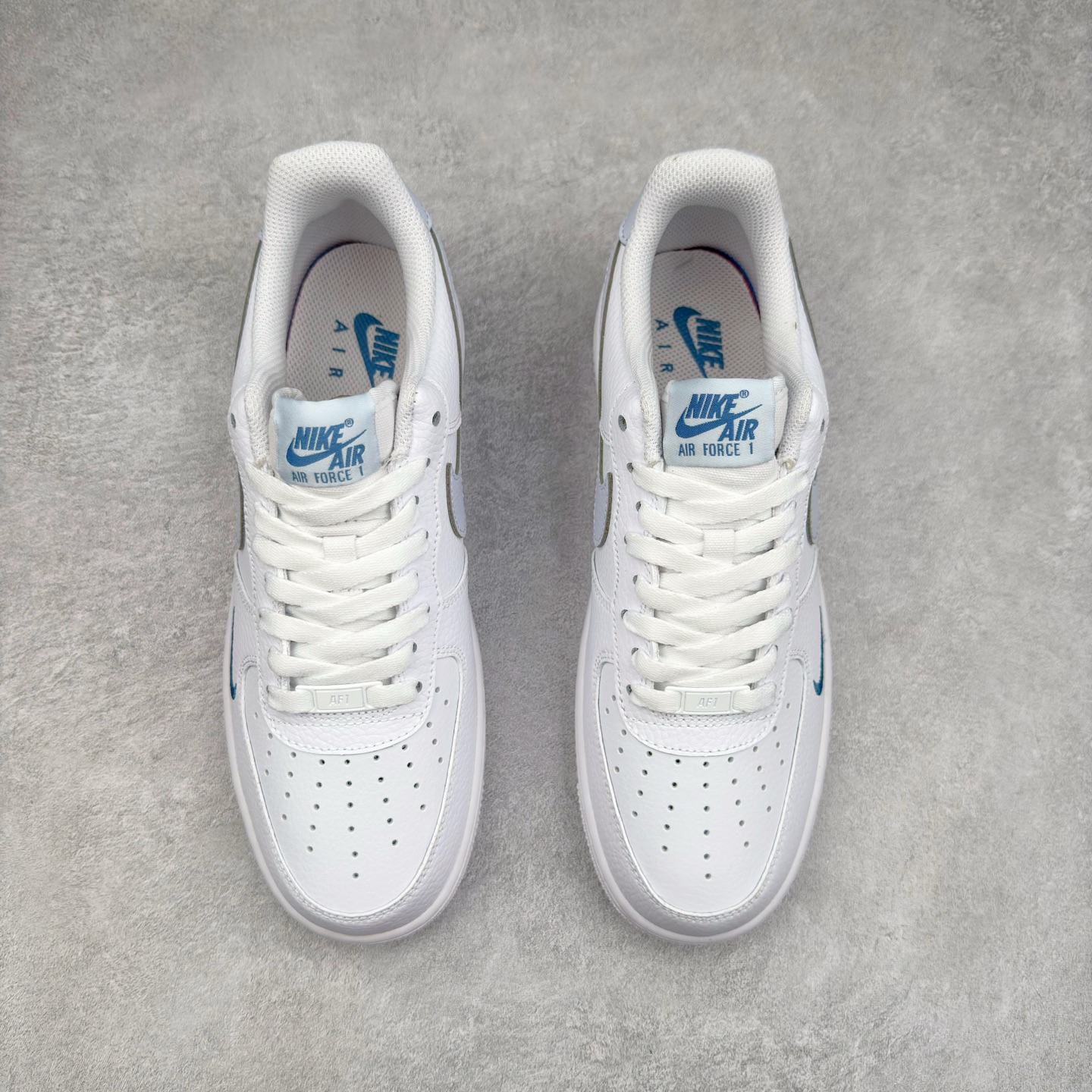 图片[2]-＃XT纯原 NK Air Force 1´07 Low 空军一号低帮百搭休闲运动板鞋 HV2511-100 顶级批次 2022全新楦头鞋型 鱼鳞大底 历时开发三个月 清洁度完美 二维码鞋标 内置芯片及solo气垫 大底高度及其弧度依照正品 钢印 logo刺绣 鞋口弧度 鞋头长度 鞋面冲孔 鞋垫背胶及钢印 完美鞋型对比正品 每一处都是细节满满 柔软、弹性十足的缓震性能和出色的中底设计 横跨复古与现代的外型结合 造就出风靡全球 三十多年的Force 1 直到今天还深受青睐 实拍调校N版已经零色差零失真 百分百还原实物色彩所见即所得 不存在货不对板色差等低级问题 选购参考实物拍摄 不混卖不参货 只用心做好货严格选品 承诺混一赔十 尺码：36 36.5 37.5 38 38.5 39 40 40.5 41 42 42.5 43 44 44.5 45-选品中心