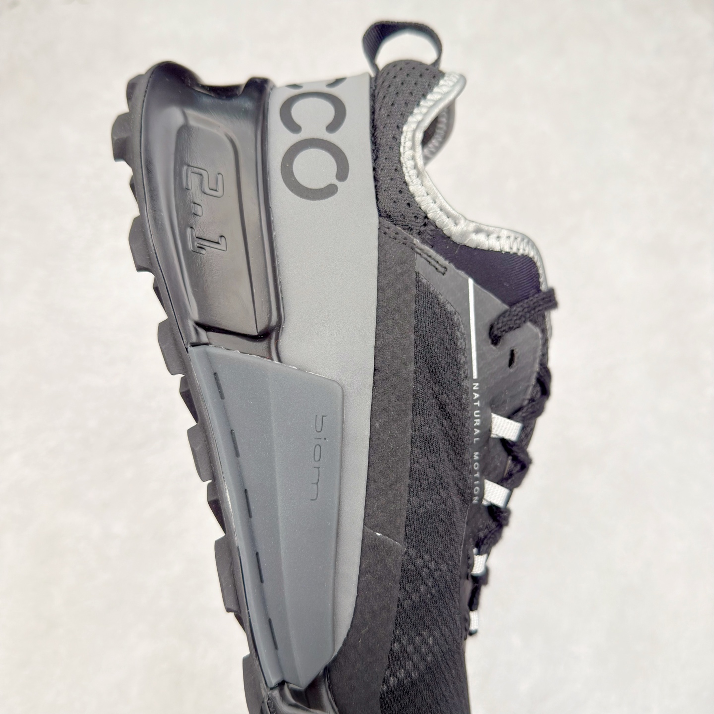 图片[6]-ECCO爱步男款运动鞋 真皮透气休闲防滑跑步鞋 健步BIOMC大经典 直接注塑工艺 稳固舒适 强效缓震与能量回弹 增加运动时的稳定与舒适 牛皮鞋面，纹理自然，柔韧耐穿 PU中底，带来轻盈舒适的上脚感受 橡胶大底，抓地力强，具有良好的耐磨性 都市探索 步履悠然 尺码：39 40 41 42 43 44（ 正常码）-选品中心