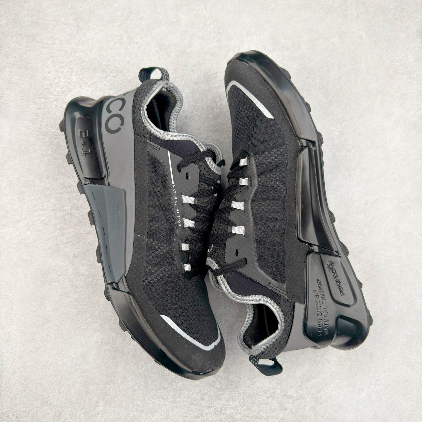 图片[3]-ECCO爱步男款运动鞋 真皮透气休闲防滑跑步鞋 健步BIOMC大经典 直接注塑工艺 稳固舒适 强效缓震与能量回弹 增加运动时的稳定与舒适 牛皮鞋面，纹理自然，柔韧耐穿 PU中底，带来轻盈舒适的上脚感受 橡胶大底，抓地力强，具有良好的耐磨性 都市探索 步履悠然 尺码：39 40 41 42 43 44（ 正常码）-选品中心