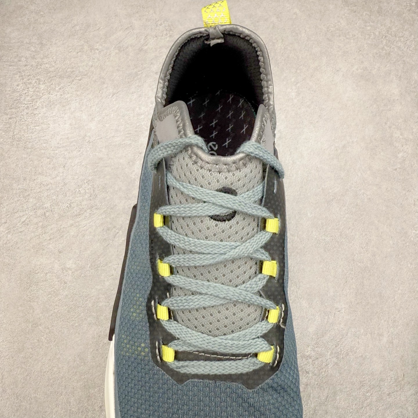 图片[5]-ECCO爱步男款运动鞋 真皮透气休闲防滑跑步鞋 健步BIOMC大经典 直接注塑工艺 稳固舒适 强效缓震与能量回弹 增加运动时的稳定与舒适 牛皮鞋面，纹理自然，柔韧耐穿 PU中底，带来轻盈舒适的上脚感受 橡胶大底，抓地力强，具有良好的耐磨性 都市探索 步履悠然 尺码：39 40 41 42 43 44（ 正常码）-选品中心