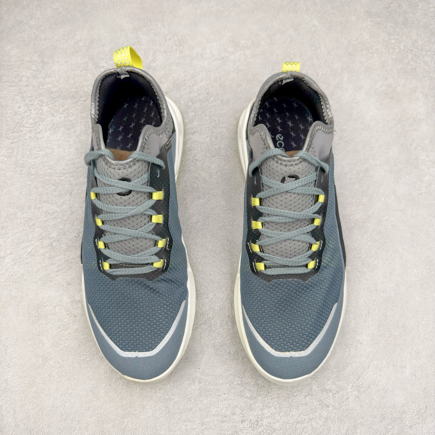 图片[2]-ECCO爱步男款运动鞋 真皮透气休闲防滑跑步鞋 健步BIOMC大经典 直接注塑工艺 稳固舒适 强效缓震与能量回弹 增加运动时的稳定与舒适 牛皮鞋面，纹理自然，柔韧耐穿 PU中底，带来轻盈舒适的上脚感受 橡胶大底，抓地力强，具有良好的耐磨性 都市探索 步履悠然 尺码：39 40 41 42 43 44（ 正常码）-选品中心