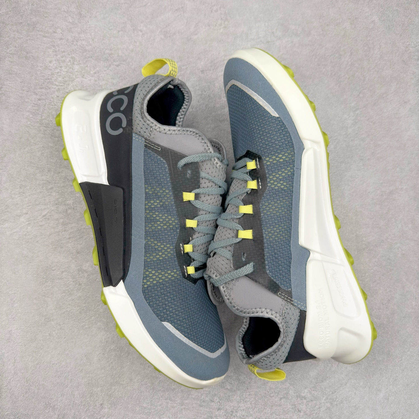 图片[3]-ECCO爱步男款运动鞋 真皮透气休闲防滑跑步鞋 健步BIOMC大经典 直接注塑工艺 稳固舒适 强效缓震与能量回弹 增加运动时的稳定与舒适 牛皮鞋面，纹理自然，柔韧耐穿 PU中底，带来轻盈舒适的上脚感受 橡胶大底，抓地力强，具有良好的耐磨性 都市探索 步履悠然 尺码：39 40 41 42 43 44（ 正常码）-选品中心