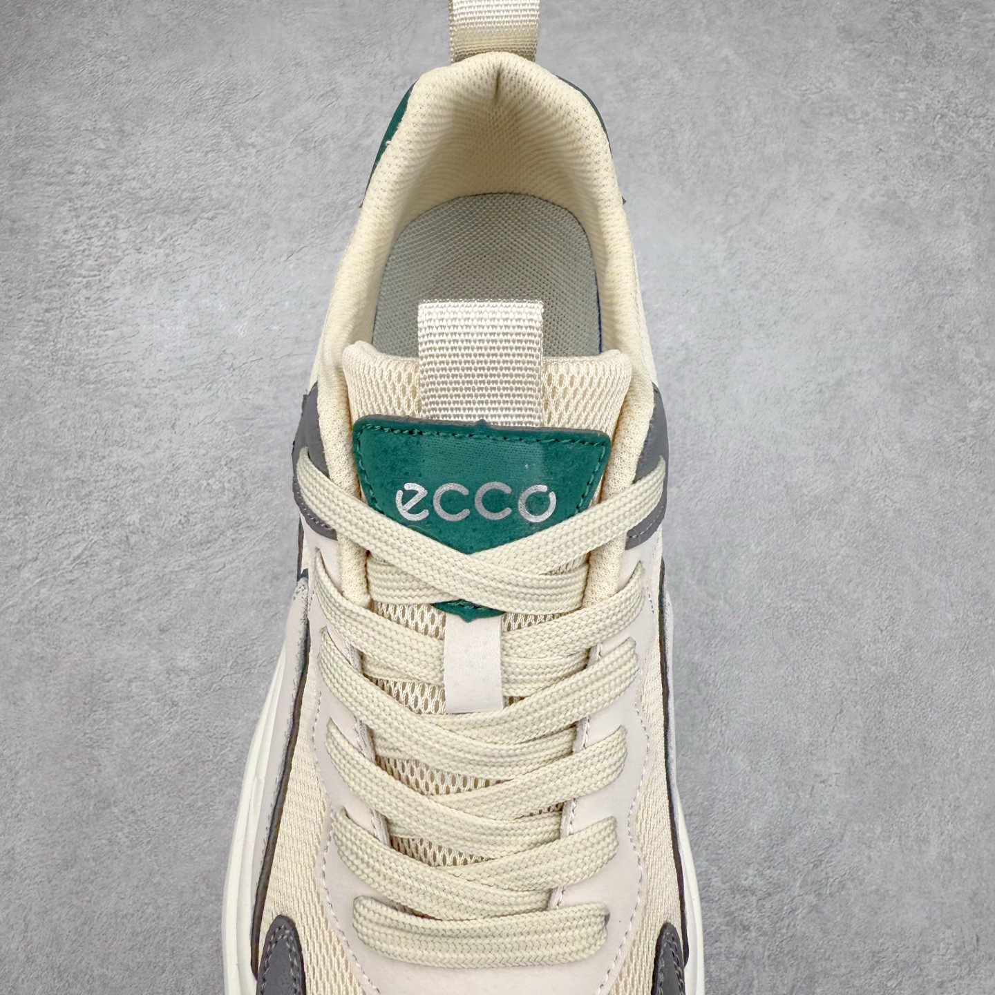 图片[5]-ECCO爱步男士运动休闲鞋厚底阿甘鞋复古跑步鞋华夫鞋 舒适质感鞋面 细腻柔和纹理自然，搭配潮流设计，舒适清爽透气 加厚后跟设计，美观时尚 柔软弹力 舒适透气内里 采用柔软材质，细腻亲肤不磨脚，柔和脚感体验 防滑弹力鞋底 轻质止滑鞋底，搭配立体底纹，稳固抓地 时尚生活 敢于不同 刷新未知 潮人一步的出色外形 尺码：39 40 41 42 43 44（运动码）-选品中心