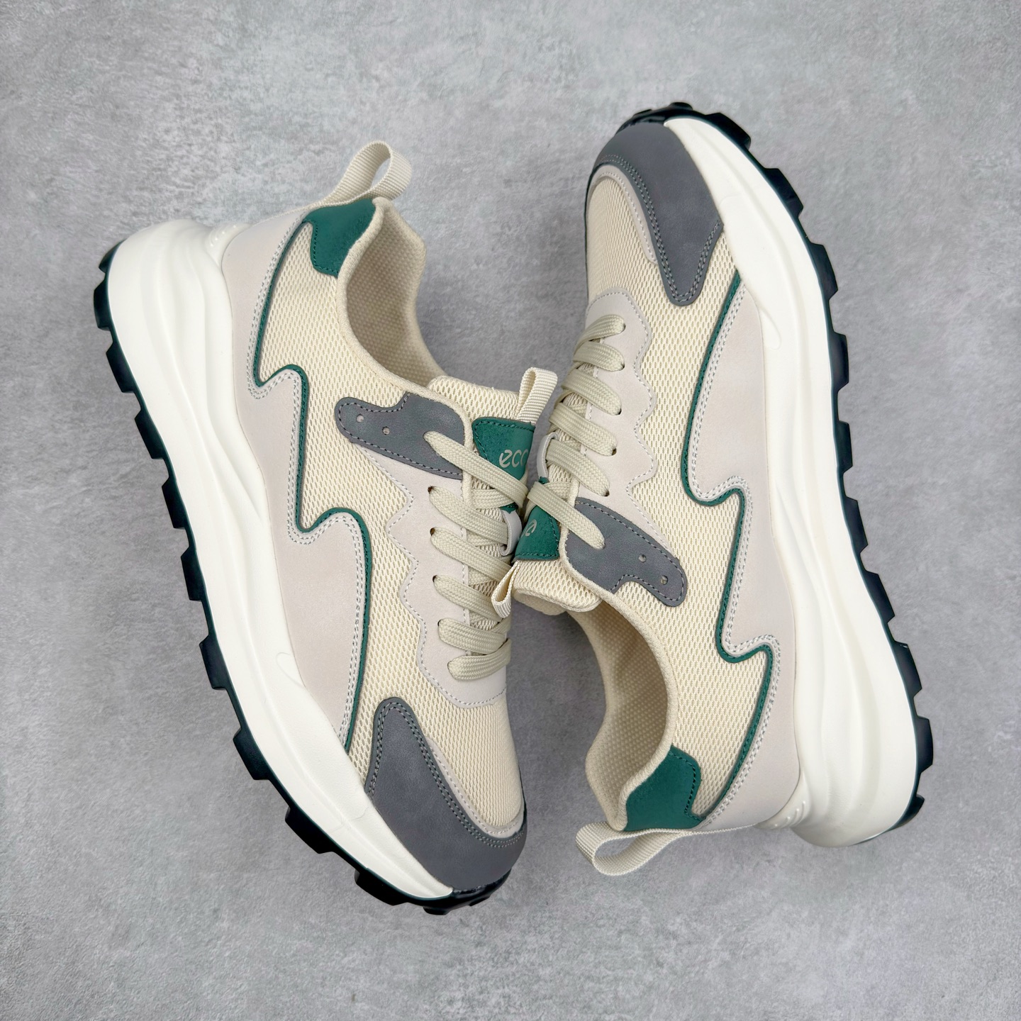 图片[3]-ECCO爱步男士运动休闲鞋厚底阿甘鞋复古跑步鞋华夫鞋 舒适质感鞋面 细腻柔和纹理自然，搭配潮流设计，舒适清爽透气 加厚后跟设计，美观时尚 柔软弹力 舒适透气内里 采用柔软材质，细腻亲肤不磨脚，柔和脚感体验 防滑弹力鞋底 轻质止滑鞋底，搭配立体底纹，稳固抓地 时尚生活 敢于不同 刷新未知 潮人一步的出色外形 尺码：39 40 41 42 43 44（运动码）-选品中心