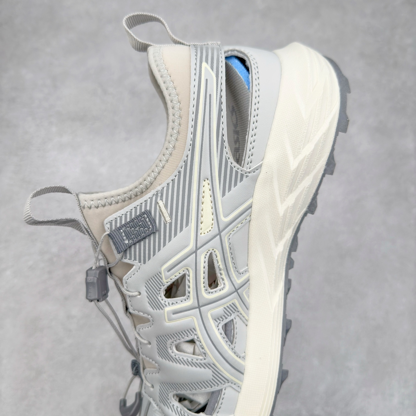 图片[7]-Asics Gel-Sonoma SE 亚瑟士溯溪鞋涉水鞋洞洞鞋 舒适日常休闲百搭防滑低帮户外徒步舒适随行跑步鞋 无界 路更远 今夏必备 颠覆认知 包裹性超强 脚感非常之舒适 侧面镂空设计 透气性极佳 让微风灌入足底 为沸腾夏日注入清爽能量防滑效果也不错 颜值与性能兼备 各平台实体疯狂种草首选 尺码：36 37.5 38 39 40 40.5 41.5 42 42.5 43.5 44 45 46-选品中心