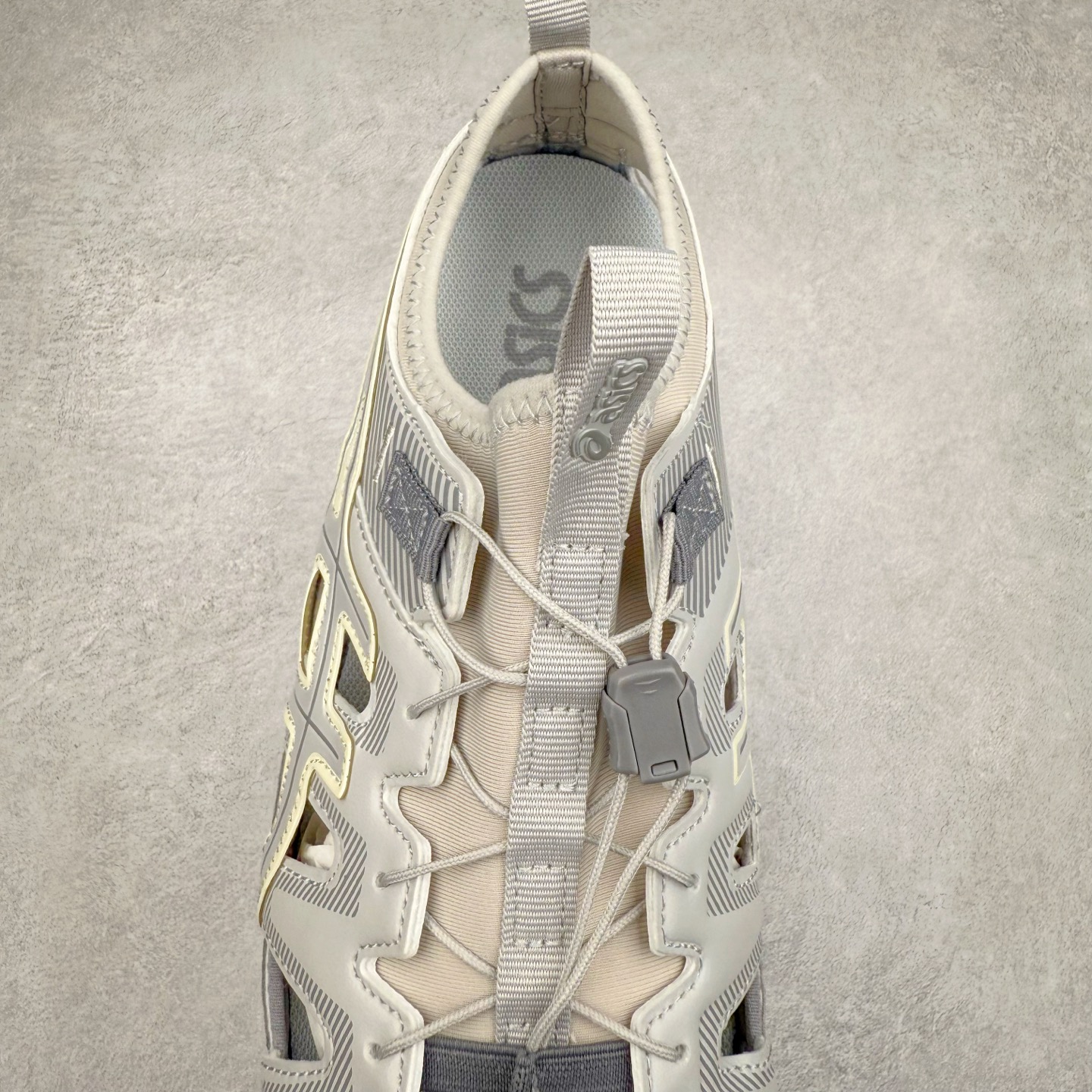 图片[5]-Asics Gel-Sonoma SE 亚瑟士溯溪鞋涉水鞋洞洞鞋 舒适日常休闲百搭防滑低帮户外徒步舒适随行跑步鞋 无界 路更远 今夏必备 颠覆认知 包裹性超强 脚感非常之舒适 侧面镂空设计 透气性极佳 让微风灌入足底 为沸腾夏日注入清爽能量防滑效果也不错 颜值与性能兼备 各平台实体疯狂种草首选 尺码：36 37.5 38 39 40 40.5 41.5 42 42.5 43.5 44 45 46-选品中心