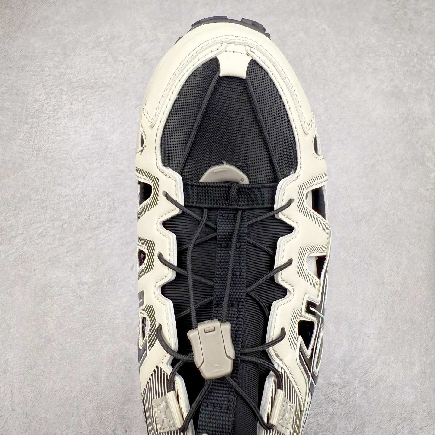 图片[4]-Asics Gel-Sonoma SE 亚瑟士溯溪鞋涉水鞋洞洞鞋 舒适日常休闲百搭防滑低帮户外徒步舒适随行跑步鞋 无界 路更远 今夏必备 颠覆认知 包裹性超强 脚感非常之舒适 侧面镂空设计 透气性极佳 让微风灌入足底 为沸腾夏日注入清爽能量防滑效果也不错 颜值与性能兼备 各平台实体疯狂种草首选 尺码：36 37.5 38 39 40 40.5 41.5 42 42.5 43.5 44 45 46-选品中心