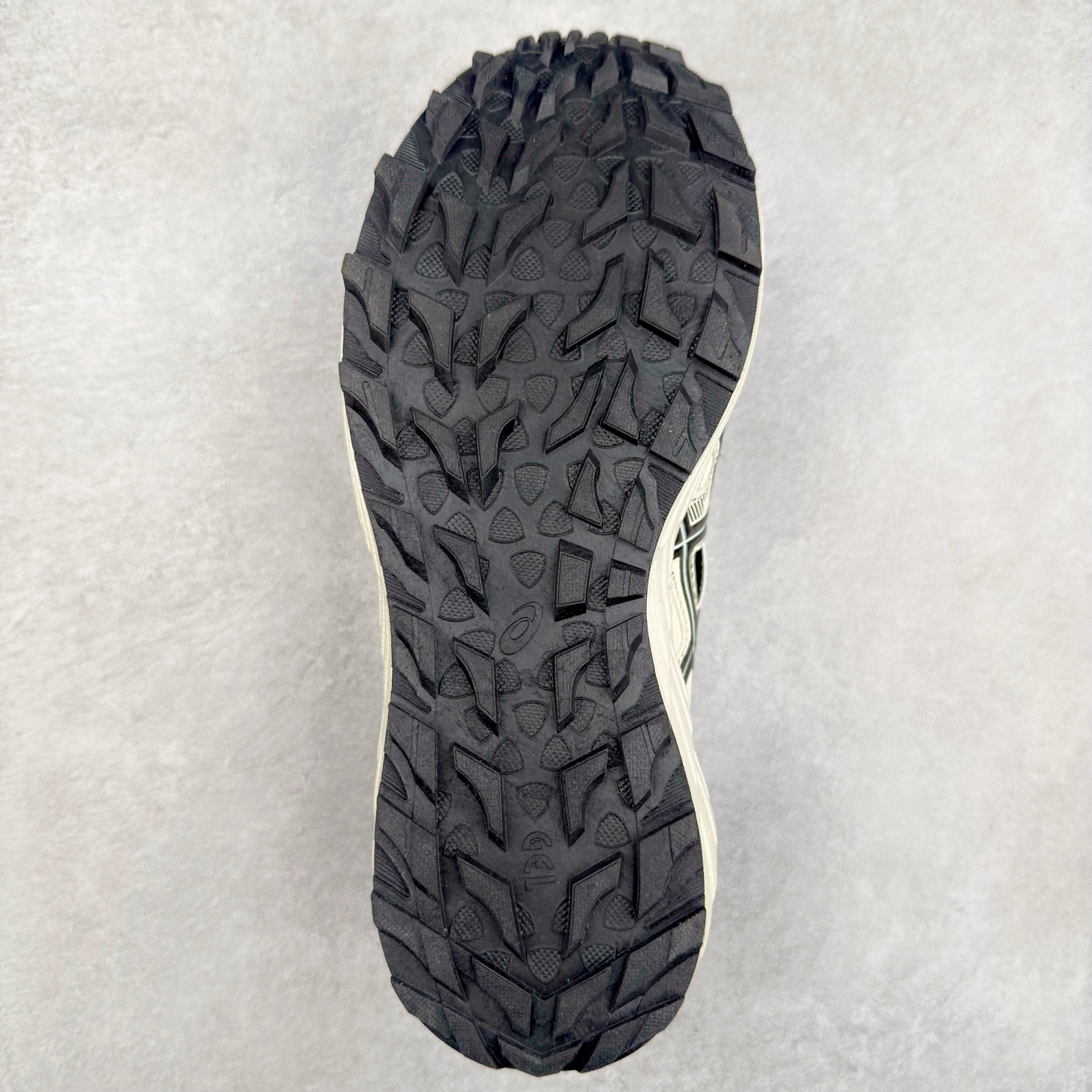 图片[9]-Asics Gel-Sonoma SE 亚瑟士溯溪鞋涉水鞋洞洞鞋 舒适日常休闲百搭防滑低帮户外徒步舒适随行跑步鞋 无界 路更远 今夏必备 颠覆认知 包裹性超强 脚感非常之舒适 侧面镂空设计 透气性极佳 让微风灌入足底 为沸腾夏日注入清爽能量防滑效果也不错 颜值与性能兼备 各平台实体疯狂种草首选 尺码：36 37.5 38 39 40 40.5 41.5 42 42.5 43.5 44 45 46-选品中心