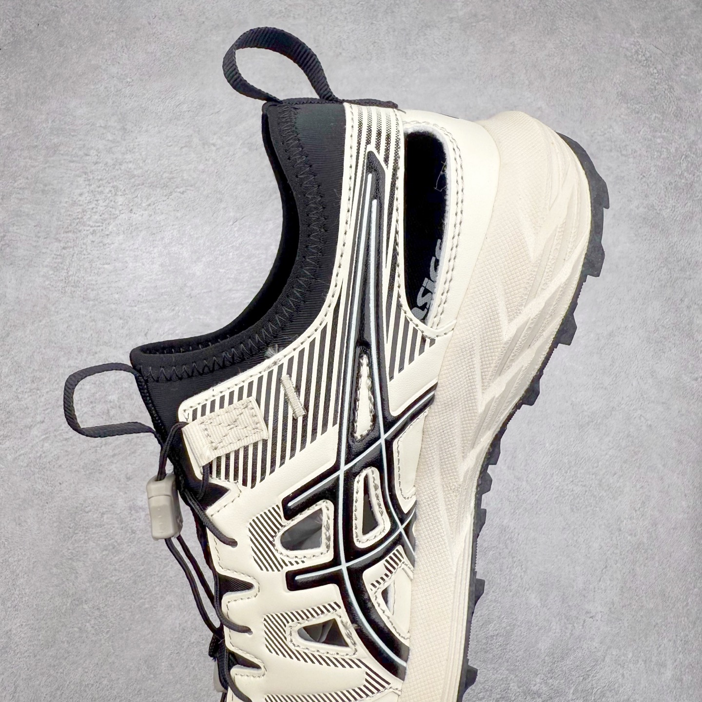 图片[7]-Asics Gel-Sonoma SE 亚瑟士溯溪鞋涉水鞋洞洞鞋 舒适日常休闲百搭防滑低帮户外徒步舒适随行跑步鞋 无界 路更远 今夏必备 颠覆认知 包裹性超强 脚感非常之舒适 侧面镂空设计 透气性极佳 让微风灌入足底 为沸腾夏日注入清爽能量防滑效果也不错 颜值与性能兼备 各平台实体疯狂种草首选 尺码：36 37.5 38 39 40 40.5 41.5 42 42.5 43.5 44 45 46-选品中心