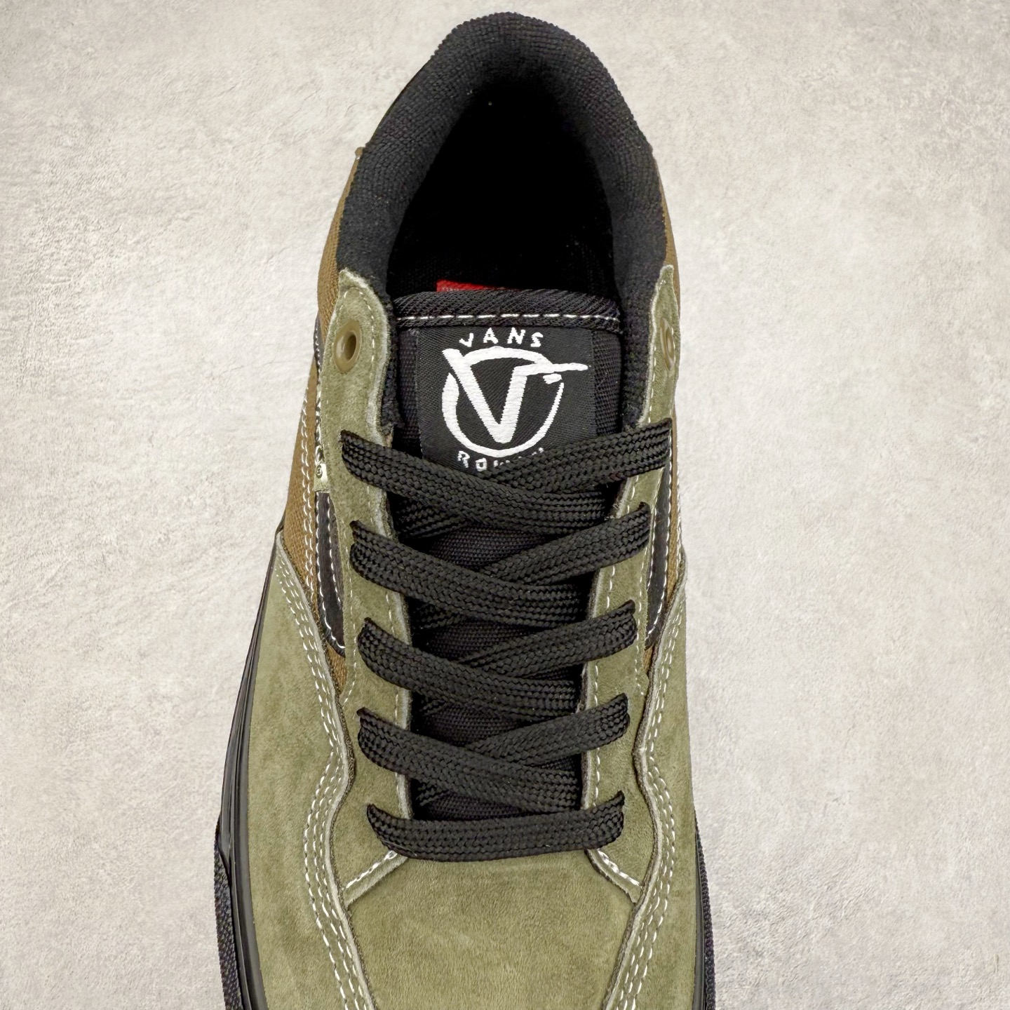 图片[5]-Vans Skate Rowan Pro 黑绿 经典百搭 轻便舒适专业滑板鞋 鞋底处的小心机脚能很好的释放脚底压力 货号：VN0A5JICBIQ 尺码：35 36 36.5 37 38 38.5 39 40 40.5 41 42 42.5 43 44 工艺：硫化1：1（重量1：1、真标、原钢印、材质标、鞋型标、合格证）-选品中心