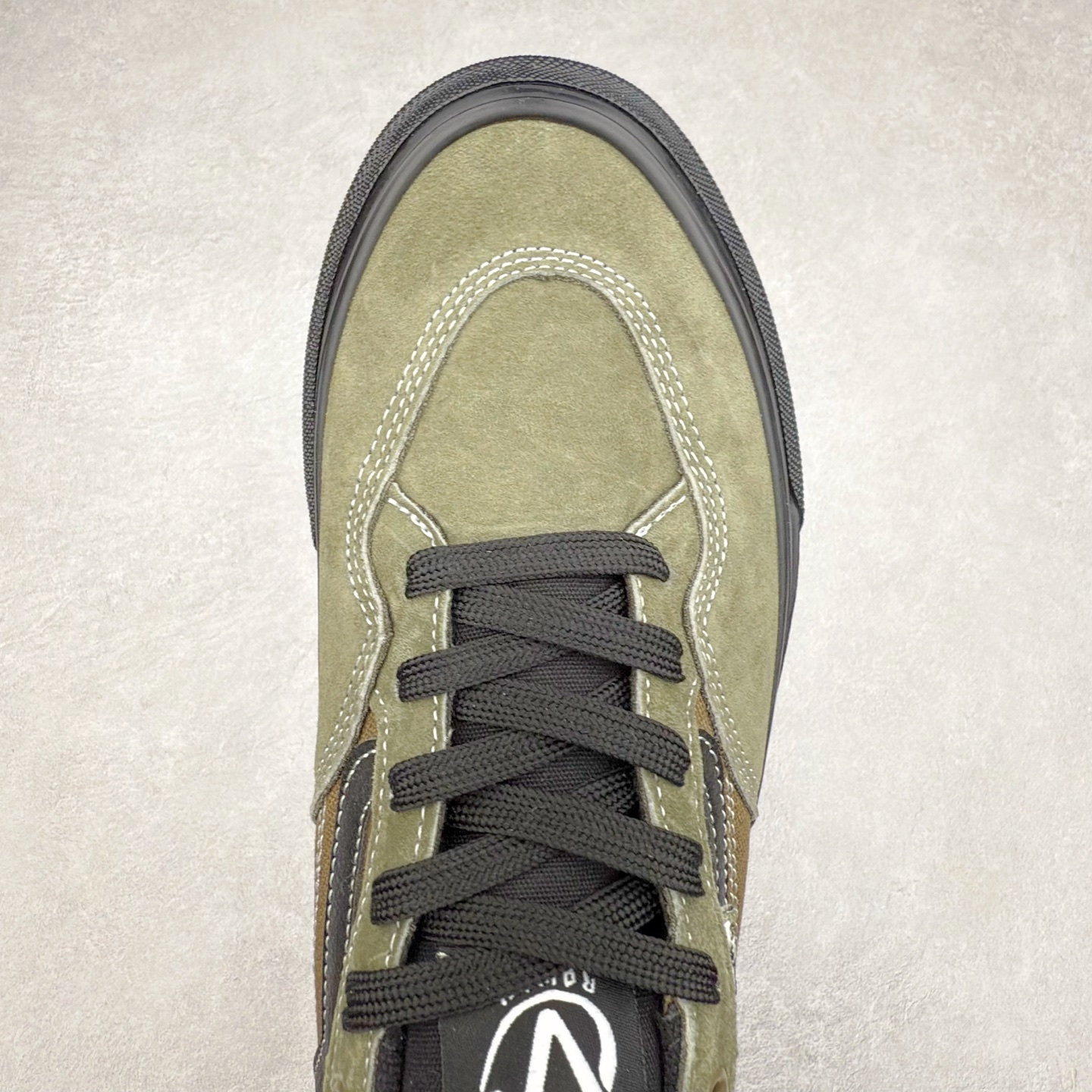 图片[4]-Vans Skate Rowan Pro 黑绿 经典百搭 轻便舒适专业滑板鞋 鞋底处的小心机脚能很好的释放脚底压力 货号：VN0A5JICBIQ 尺码：35 36 36.5 37 38 38.5 39 40 40.5 41 42 42.5 43 44 工艺：硫化1：1（重量1：1、真标、原钢印、材质标、鞋型标、合格证）-选品中心