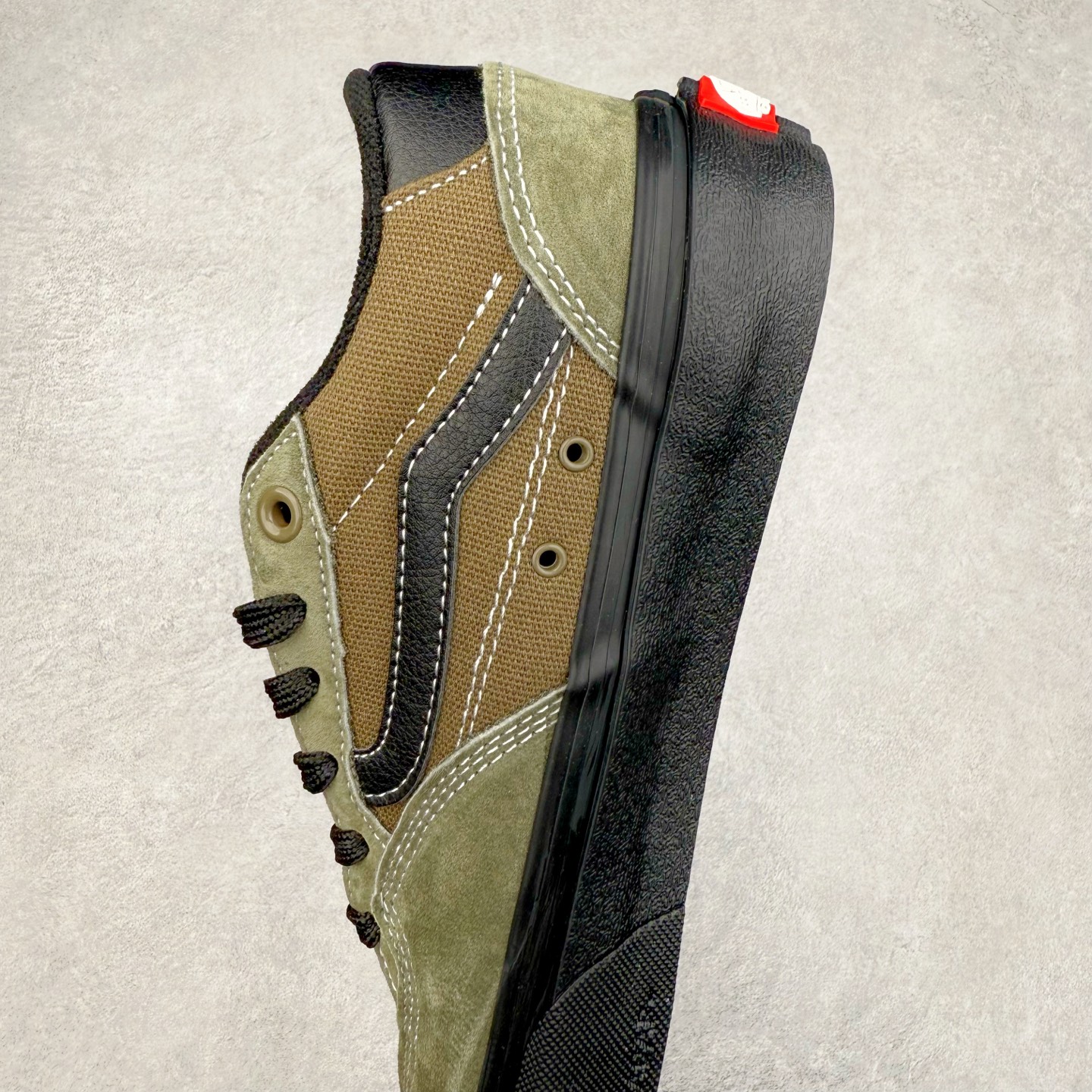 图片[7]-Vans Skate Rowan Pro 黑绿 经典百搭 轻便舒适专业滑板鞋 鞋底处的小心机脚能很好的释放脚底压力 货号：VN0A5JICBIQ 尺码：35 36 36.5 37 38 38.5 39 40 40.5 41 42 42.5 43 44 工艺：硫化1：1（重量1：1、真标、原钢印、材质标、鞋型标、合格证）-选品中心