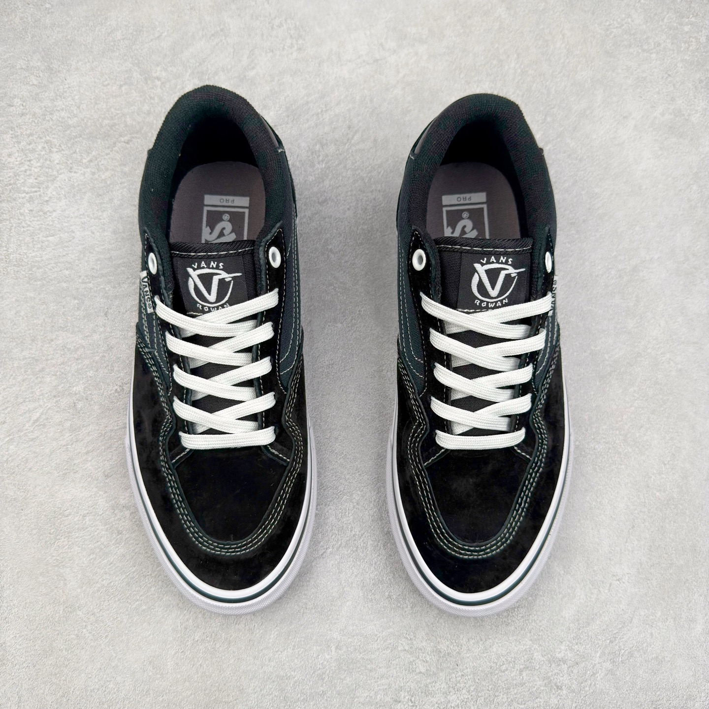 图片[2]-Vans Skate Rowan Pro 黑白 经典百搭 轻便舒适专业滑板鞋 鞋底处的小心机脚能很好的释放脚底压力 货号：VN0A5JICBIQ 尺码：35 36 36.5 37 38 38.5 39 40 40.5 41 42 42.5 43 44 工艺：硫化1：1（重量1：1、真标、原钢印、材质标、鞋型标、合格证）-选品中心