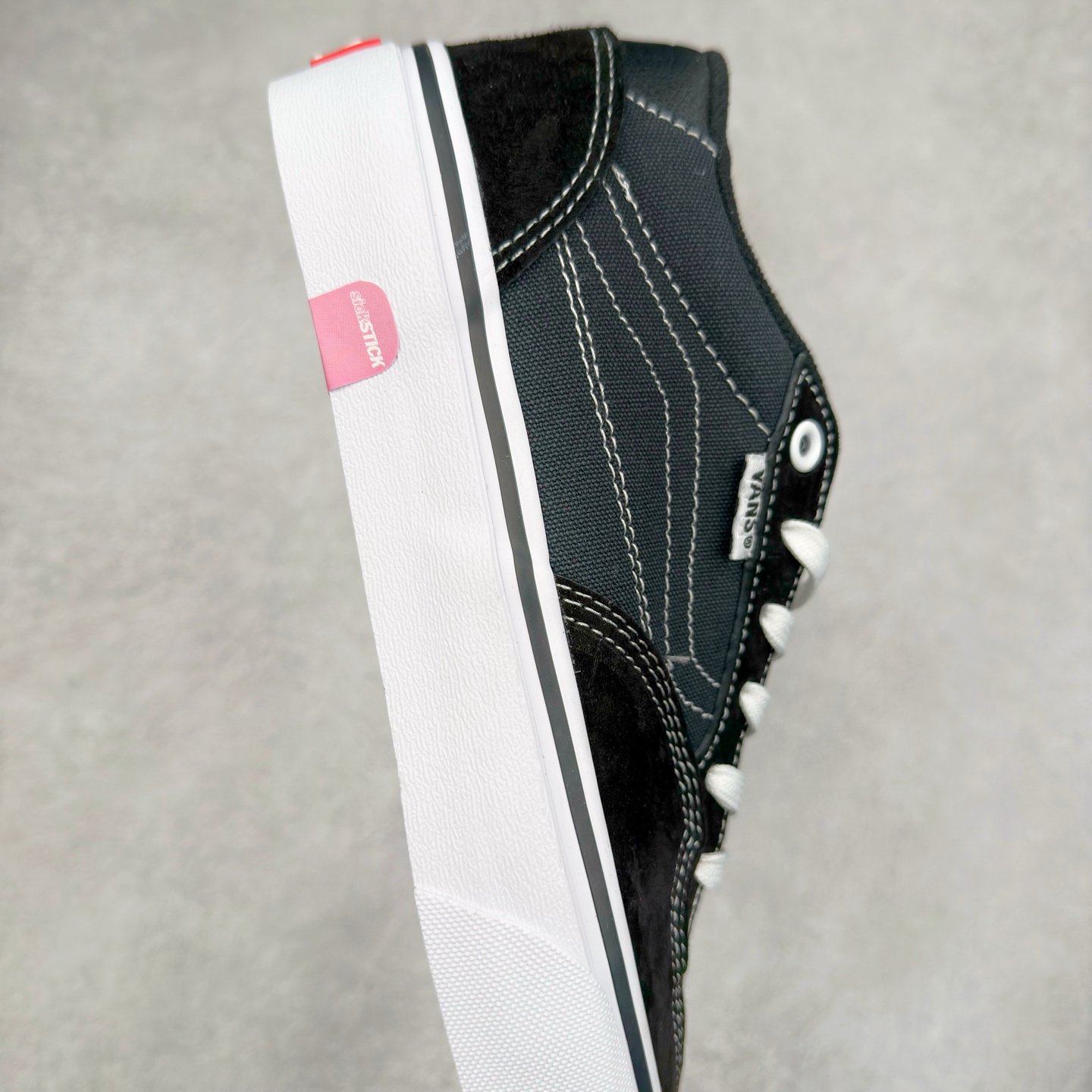 图片[6]-Vans Skate Rowan Pro 黑白 经典百搭 轻便舒适专业滑板鞋 鞋底处的小心机脚能很好的释放脚底压力 货号：VN0A5JICBIQ 尺码：35 36 36.5 37 38 38.5 39 40 40.5 41 42 42.5 43 44 工艺：硫化1：1（重量1：1、真标、原钢印、材质标、鞋型标、合格证）-选品中心