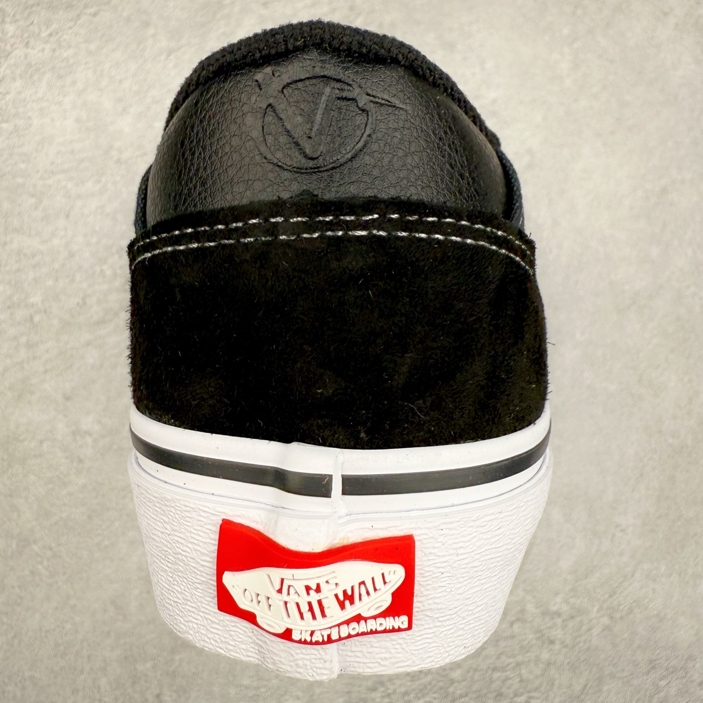 图片[8]-Vans Skate Rowan Pro 黑白 经典百搭 轻便舒适专业滑板鞋 鞋底处的小心机脚能很好的释放脚底压力 货号：VN0A5JICBIQ 尺码：35 36 36.5 37 38 38.5 39 40 40.5 41 42 42.5 43 44 工艺：硫化1：1（重量1：1、真标、原钢印、材质标、鞋型标、合格证）-选品中心