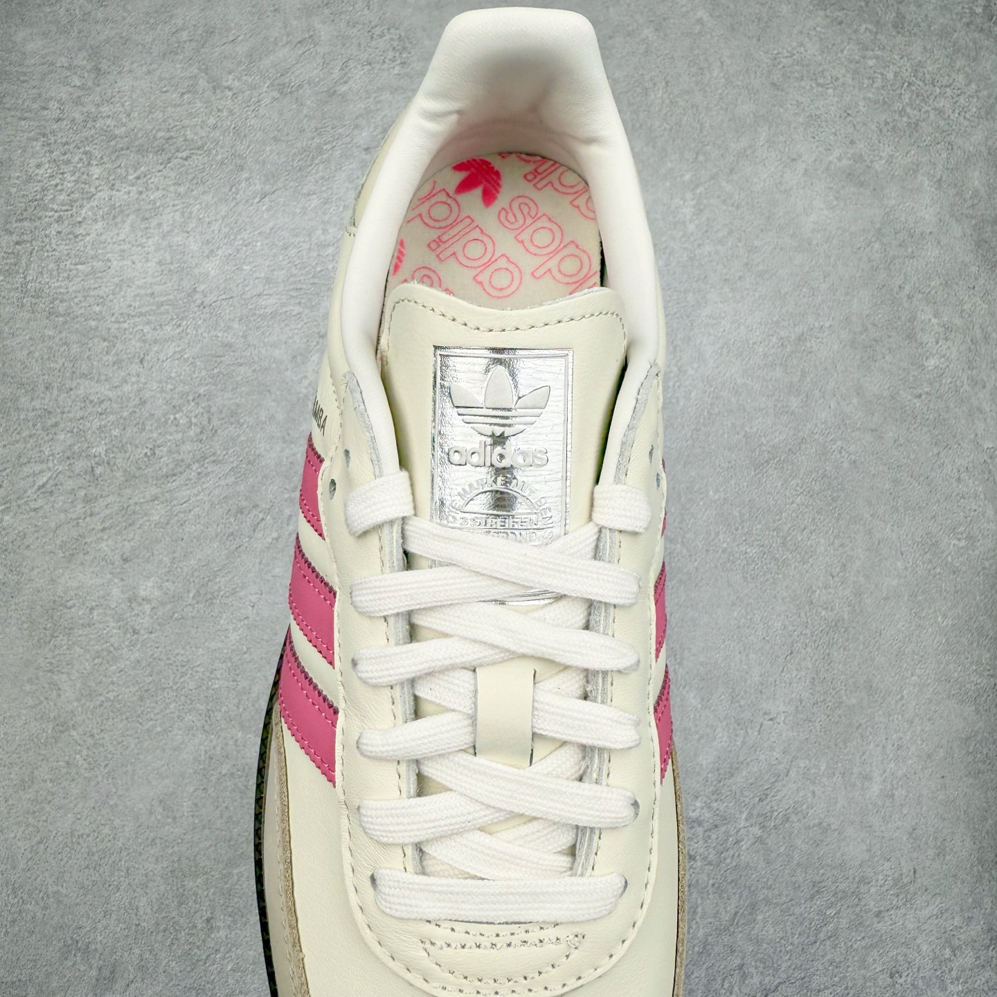 图片[5]-AD Original Samba OG 复古经典轻便板鞋 IG1962 这款桑巴鞋展示了高质量的工艺 带有装饰的超锁缝制和无缝的手感 柔软、柔软的皮革造型和标志性的3条纹完成了精致的外观 正规合身鞋带 鞋面上有绒面鞋垫 橡胶鞋底 享受正畸套筒软感 自50年代首次亮相以来就一直在赢得粉丝的青睐 尺码：36 36.5 37.5 38 38.5 39 40 40.5 41 42 42.5 43 44 44.5 45-选品中心