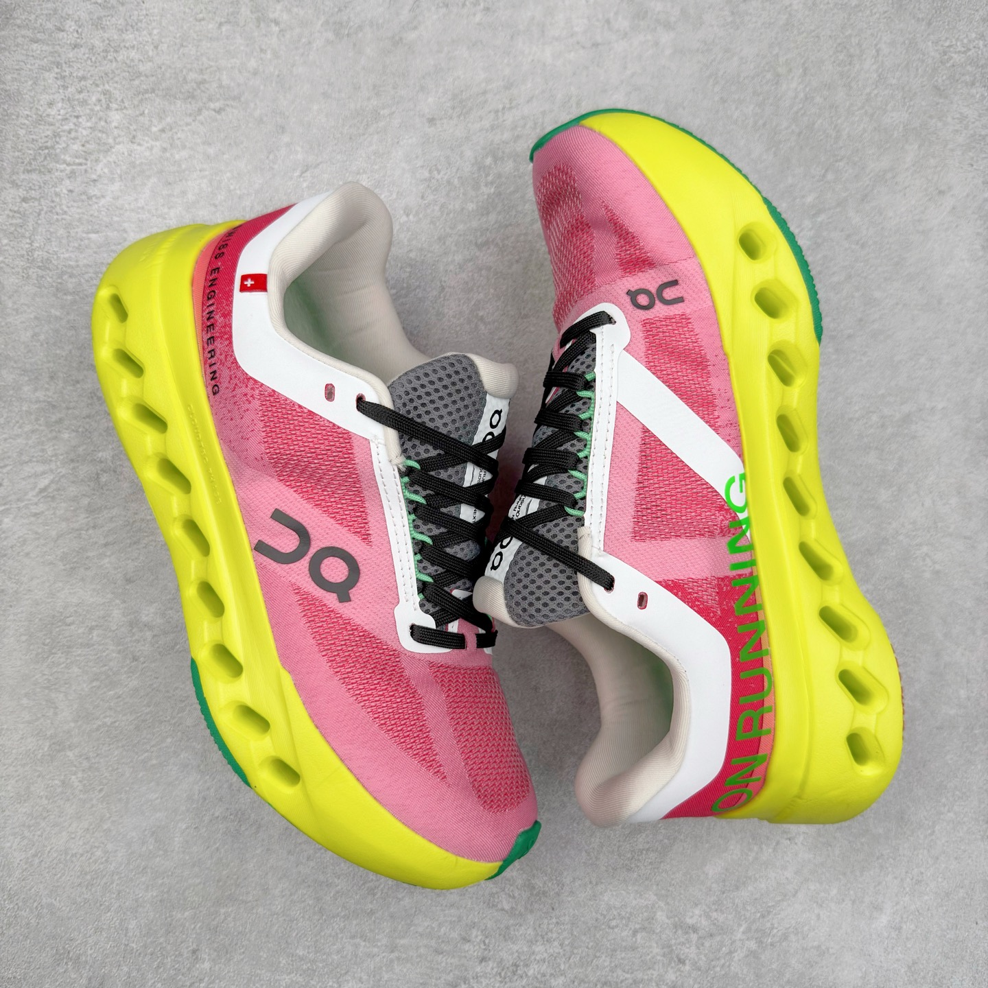 图片[3]-On昂跑 Cloudsurfer Next Wolf Honeydew 柔软舒适防滑耐磨低帮休闲跑步鞋 昂跑运动品牌 开创于2010年 缓震着陆、强效回弹、轻柔质感的设计构思始终是ON研制关键 与此同时基于“为全球提供革新性的跑步感受”信念 陆续推出了多款跑鞋及其以专业运动人体跑步工程学为设计关键的功能性跑步服饰设备 让跑者不费力气地畅快畅跑 尺码：36 36.5 37.5 38 38.5 39 40 40.5 41 42 42.5 43 44 44.5 45-选品中心