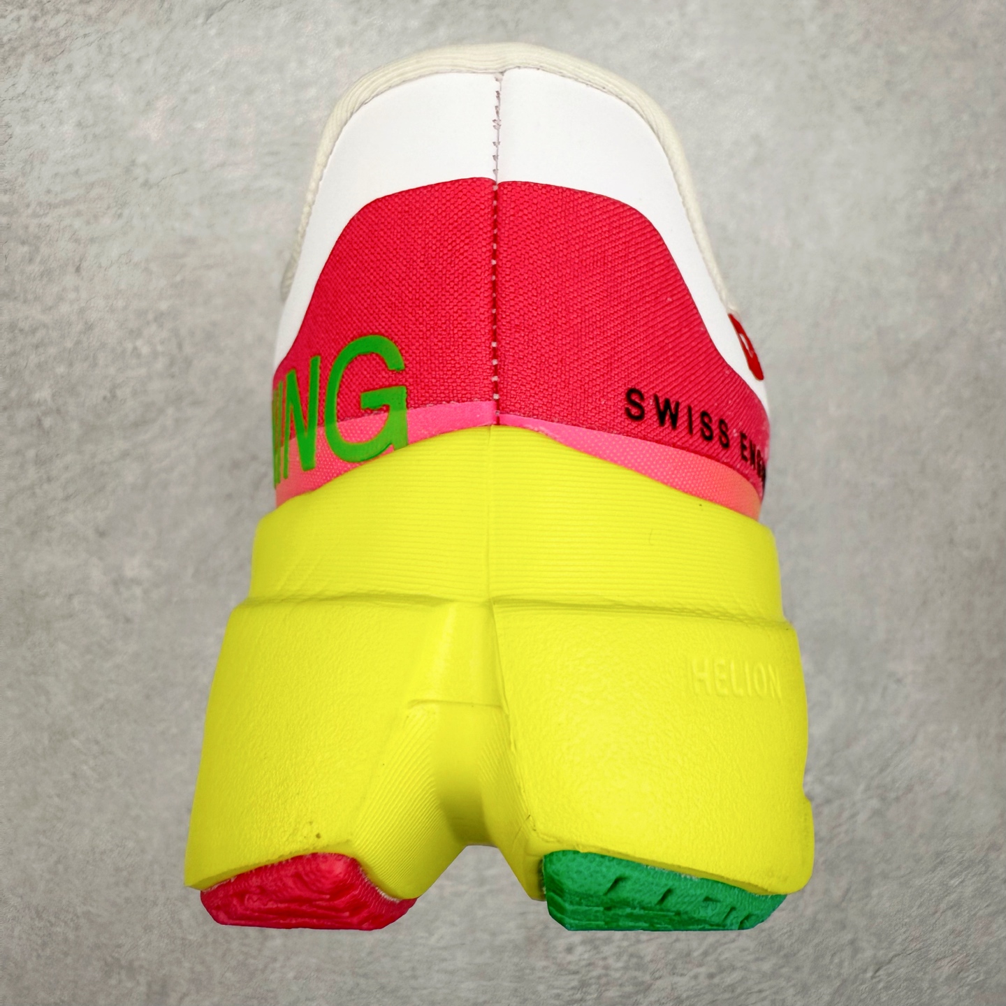 图片[8]-On昂跑 Cloudsurfer Next Wolf Honeydew 柔软舒适防滑耐磨低帮休闲跑步鞋 昂跑运动品牌 开创于2010年 缓震着陆、强效回弹、轻柔质感的设计构思始终是ON研制关键 与此同时基于“为全球提供革新性的跑步感受”信念 陆续推出了多款跑鞋及其以专业运动人体跑步工程学为设计关键的功能性跑步服饰设备 让跑者不费力气地畅快畅跑 尺码：36 36.5 37.5 38 38.5 39 40 40.5 41 42 42.5 43 44 44.5 45-选品中心