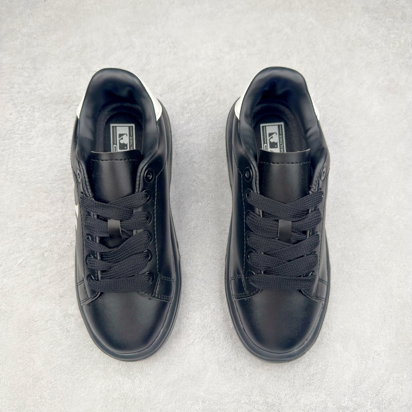 图片[2]-＃福利特价 MLB Chukky Classic 经典老爹风轻量增高厚底百搭休闲运动慢跑鞋 原楦原纸版数据开发#采用优质轻量克重纤维移膜皮革及透气网面鞋面材质#全新独立4cm厘米外增高轻质发泡大底 尺码：35 36 36.5 37.5 38 38.5 39 40 40.5 41 42 42.5 43 44-选品中心