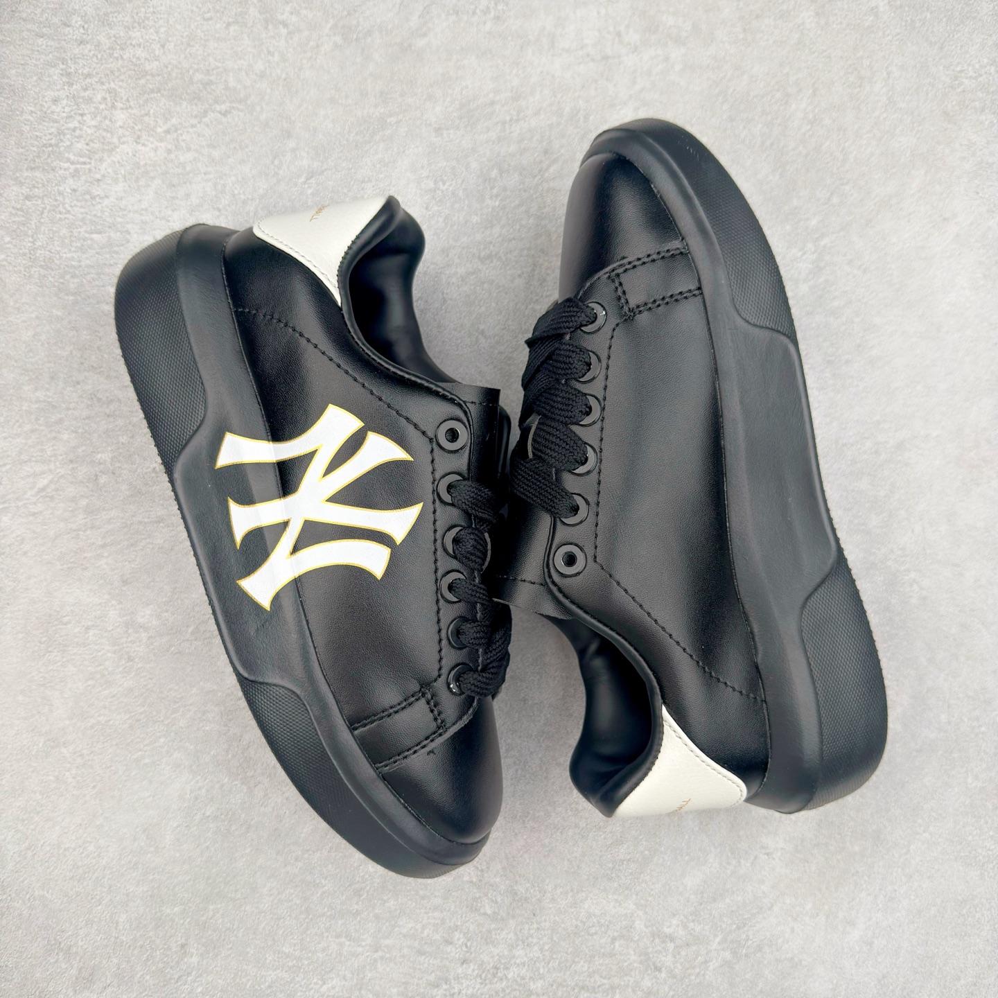 图片[3]-＃福利特价 MLB Chukky Classic 经典老爹风轻量增高厚底百搭休闲运动慢跑鞋 原楦原纸版数据开发#采用优质轻量克重纤维移膜皮革及透气网面鞋面材质#全新独立4cm厘米外增高轻质发泡大底 尺码：35 36 36.5 37.5 38 38.5 39 40 40.5 41 42 42.5 43 44-选品中心