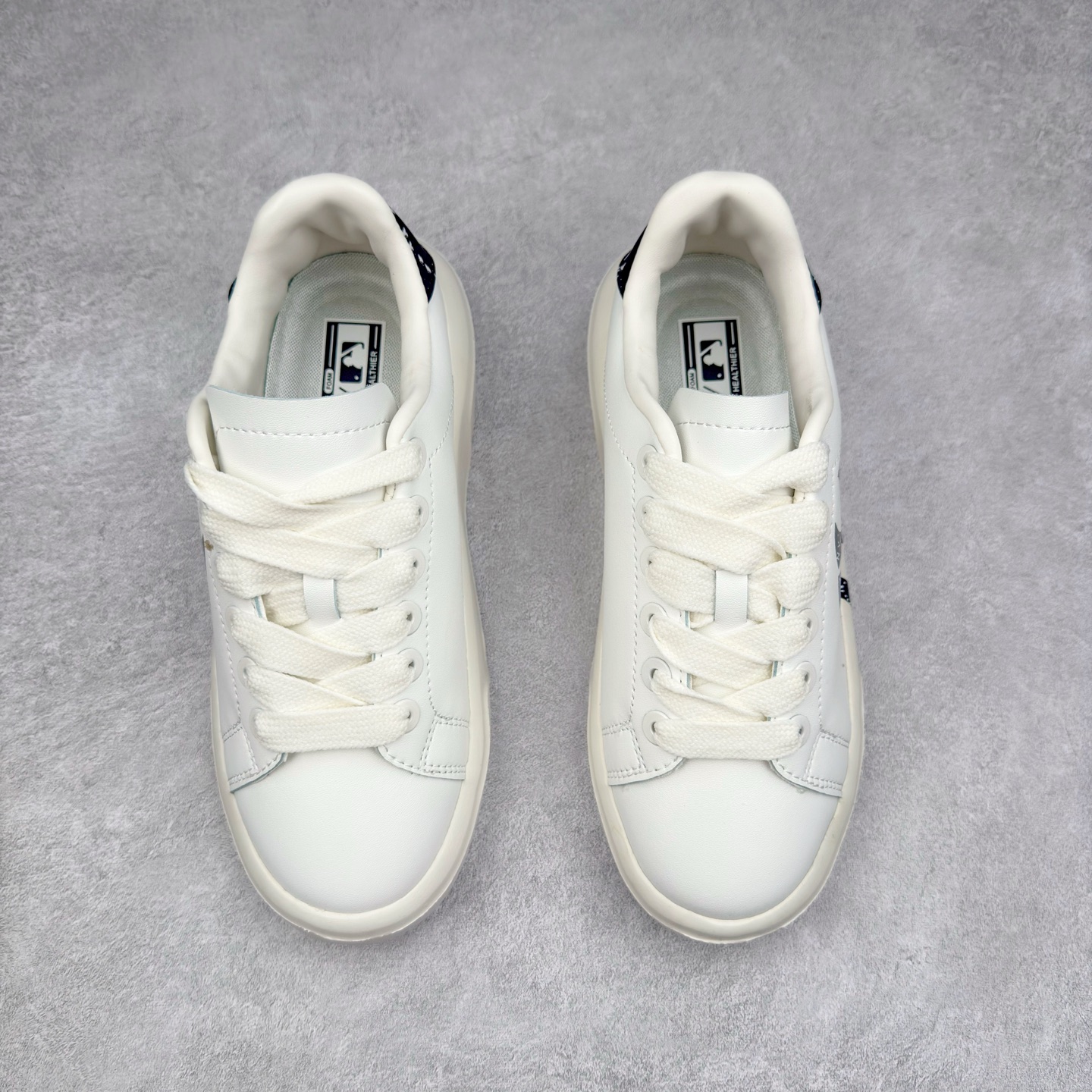 图片[2]-＃福利特价 MLB Chukky Classic 经典老爹风轻量增高厚底百搭休闲运动慢跑鞋 原楦原纸版数据开发#采用优质轻量克重纤维移膜皮革及透气网面鞋面材质#全新独立4cm厘米外增高轻质发泡大底 尺码：35 36 36.5 37.5 38 38.5 39 40 40.5 41 42 42.5 43 44-选品中心