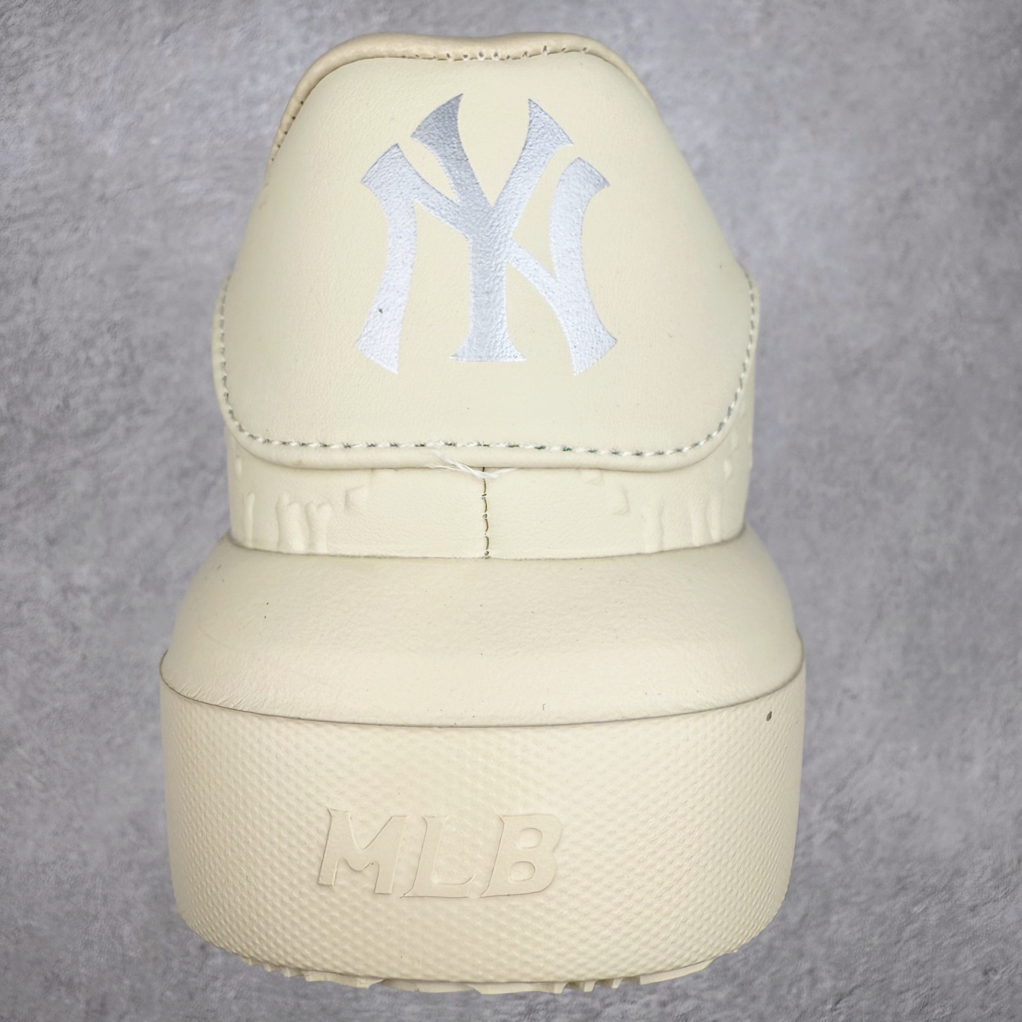 图片[8]-＃福利特价 MLB Chukky Classic 经典老爹风轻量增高厚底百搭休闲运动慢跑鞋 原楦原纸版数据开发#采用优质轻量克重纤维移膜皮革及透气网面鞋面材质#全新独立4cm厘米外增高轻质发泡大底 尺码：35 36 36.5 37.5 38 38.5 39 40 40.5 41 42 42.5 43 44-选品中心