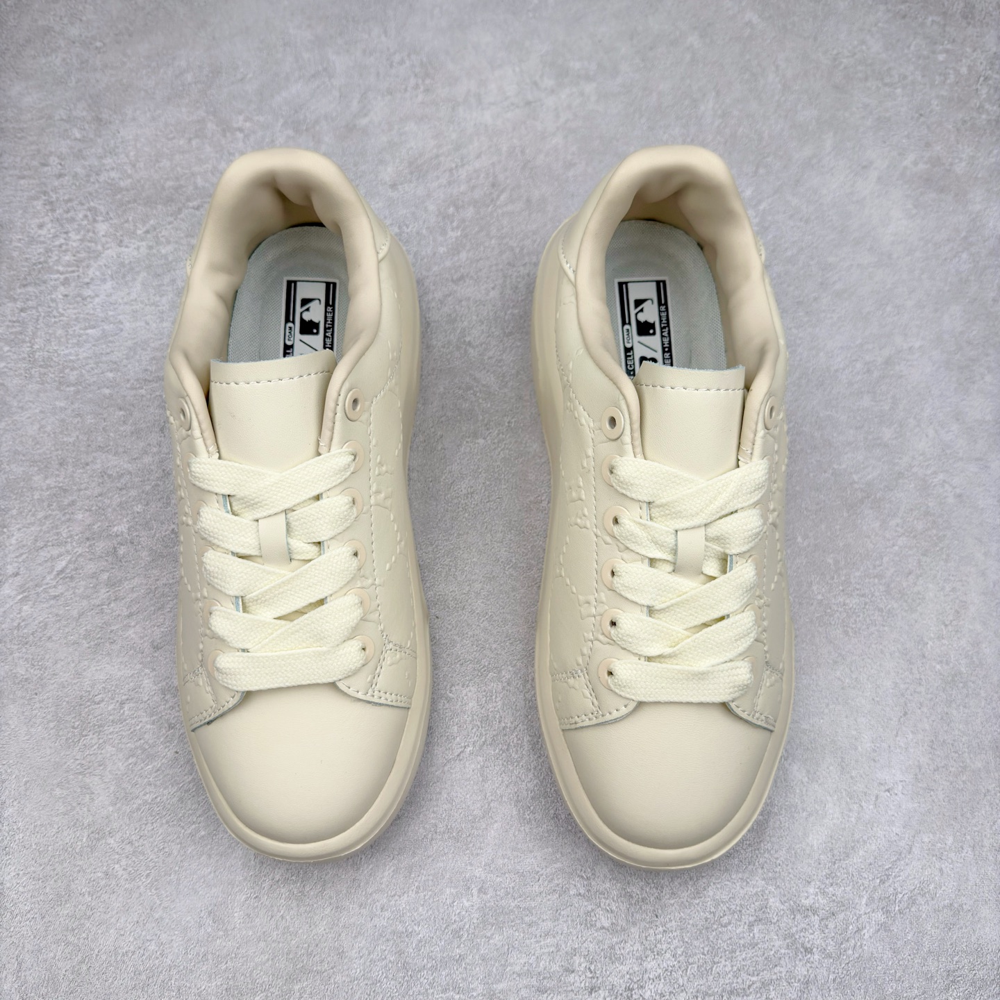 图片[2]-＃福利特价 MLB Chukky Classic 经典老爹风轻量增高厚底百搭休闲运动慢跑鞋 原楦原纸版数据开发#采用优质轻量克重纤维移膜皮革及透气网面鞋面材质#全新独立4cm厘米外增高轻质发泡大底 尺码：35 36 36.5 37.5 38 38.5 39 40 40.5 41 42 42.5 43 44-选品中心