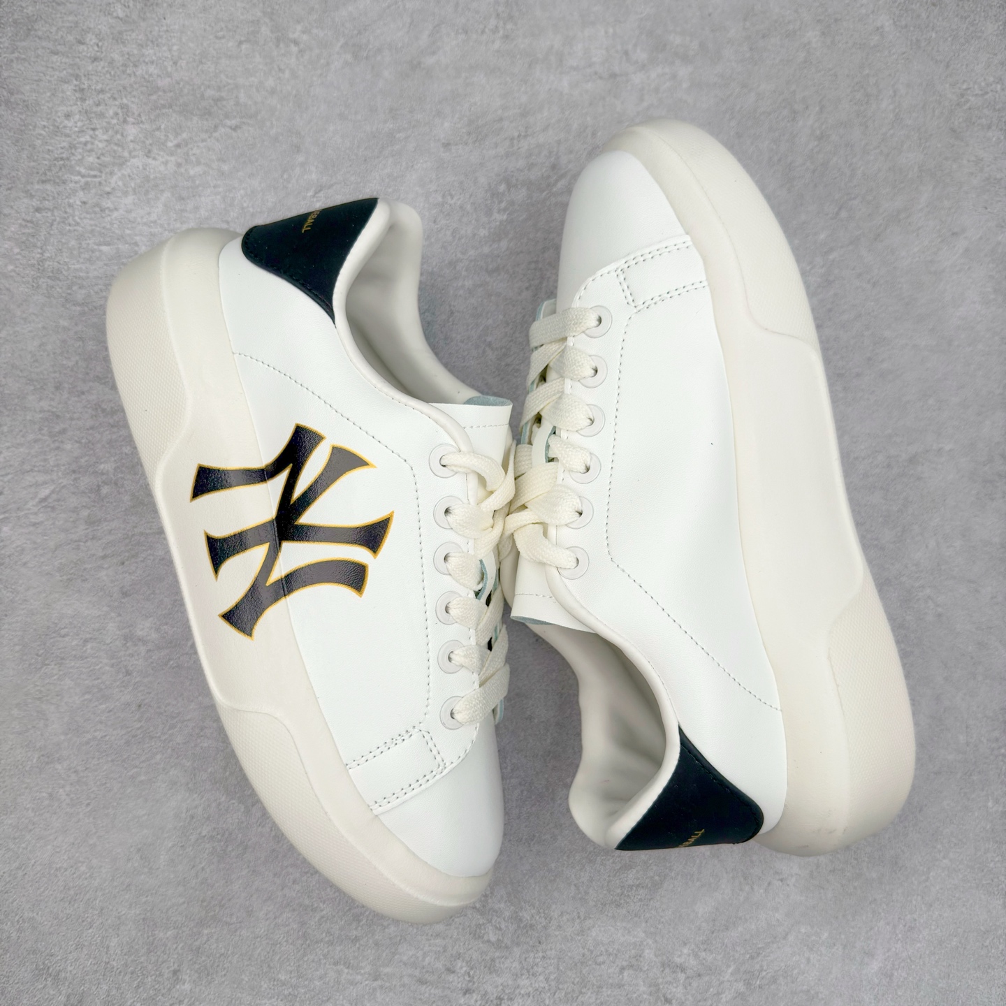 图片[3]-＃福利特价 MLB Chukky Classic 经典老爹风轻量增高厚底百搭休闲运动慢跑鞋 原楦原纸版数据开发#采用优质轻量克重纤维移膜皮革及透气网面鞋面材质#全新独立4cm厘米外增高轻质发泡大底 尺码：35 36 36.5 37.5 38 38.5 39 40 40.5 41 42 42.5 43 44-选品中心