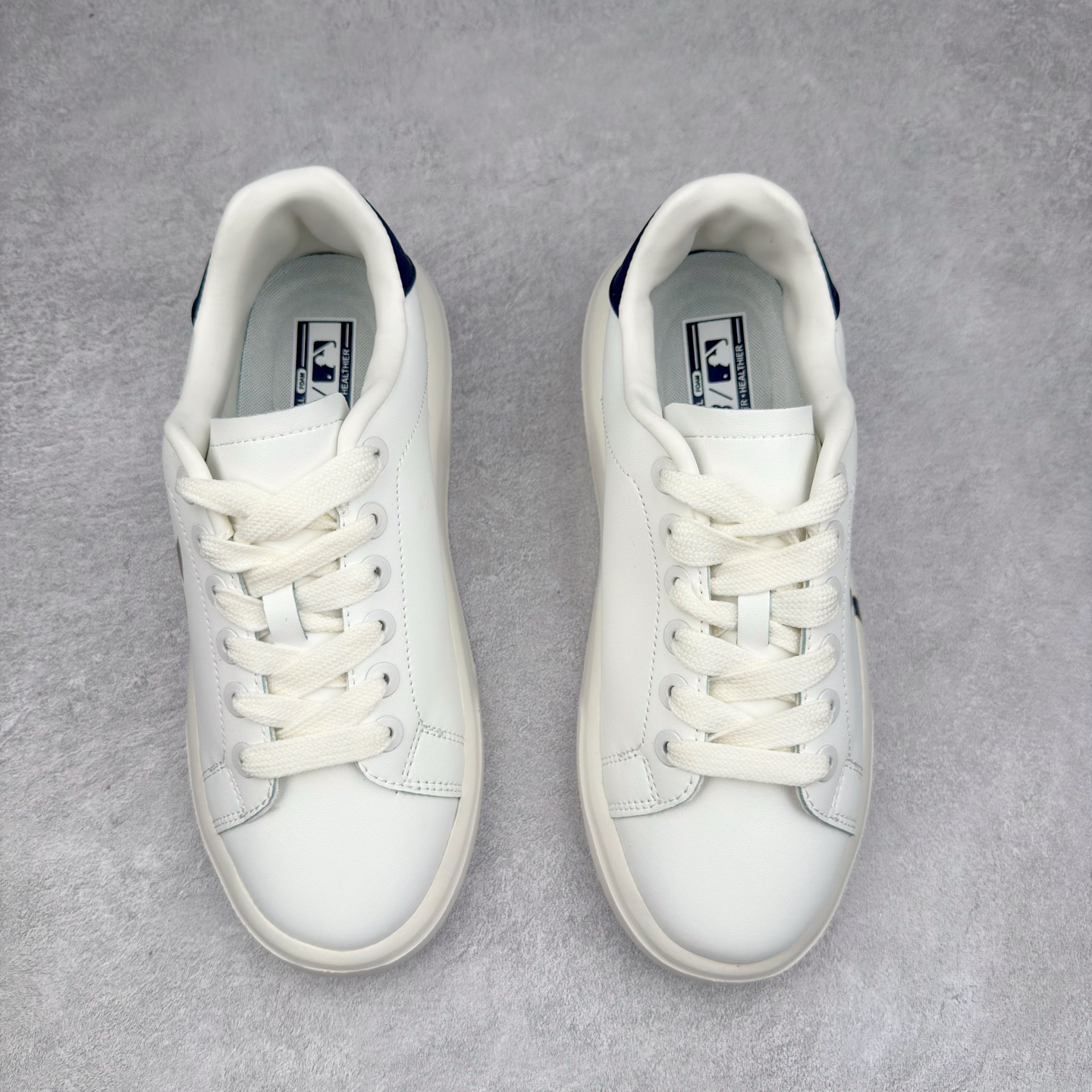 图片[2]-＃福利特价 MLB Chukky Classic 经典老爹风轻量增高厚底百搭休闲运动慢跑鞋 原楦原纸版数据开发#采用优质轻量克重纤维移膜皮革及透气网面鞋面材质#全新独立4cm厘米外增高轻质发泡大底 尺码：35 36 36.5 37.5 38 38.5 39 40 40.5 41 42 42.5 43 44-选品中心