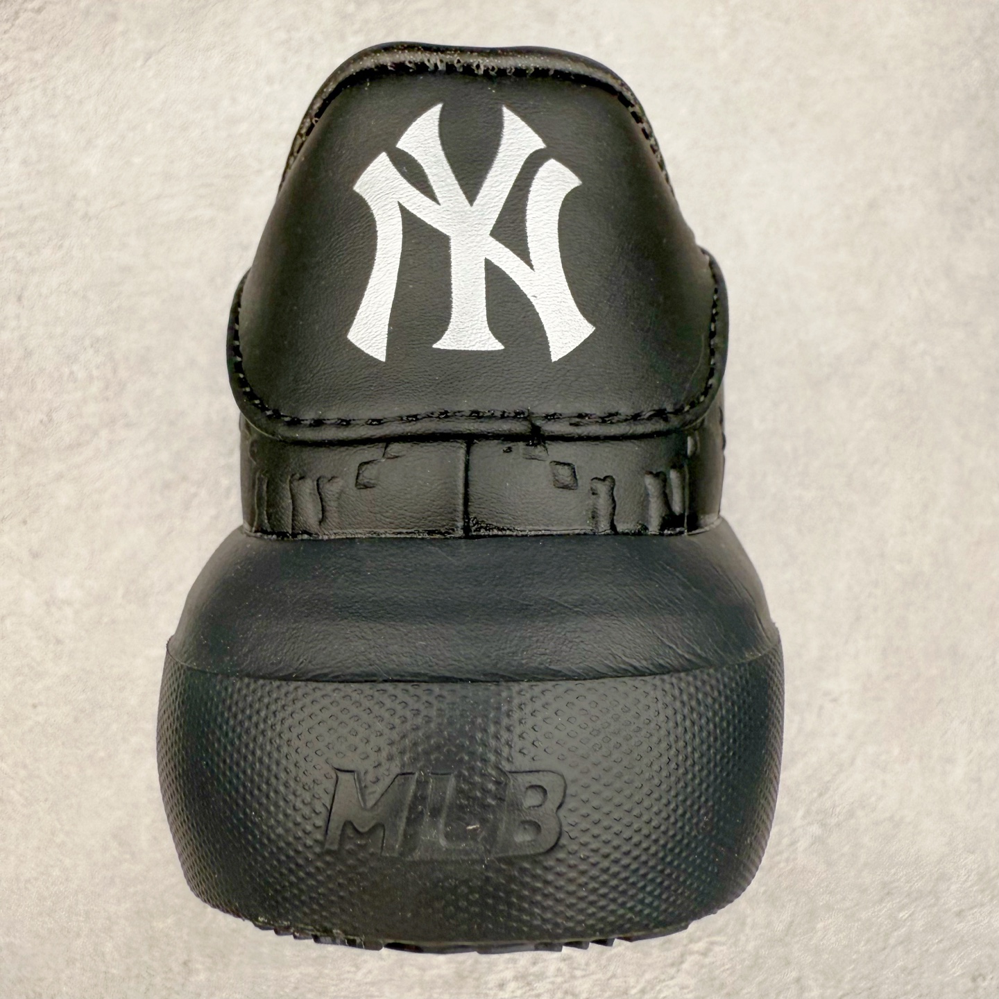 图片[8]-＃福利特价 MLB Chukky Classic 经典老爹风轻量增高厚底百搭休闲运动慢跑鞋 原楦原纸版数据开发#采用优质轻量克重纤维移膜皮革及透气网面鞋面材质#全新独立4cm厘米外增高轻质发泡大底 尺码：35 36 36.5 37.5 38 38.5 39 40 40.5 41 42 42.5 43 44-选品中心