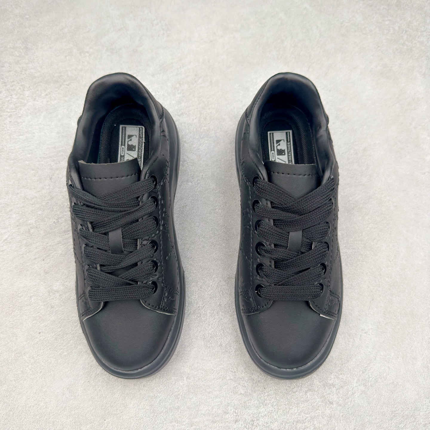 图片[2]-＃福利特价 MLB Chukky Classic 经典老爹风轻量增高厚底百搭休闲运动慢跑鞋 原楦原纸版数据开发#采用优质轻量克重纤维移膜皮革及透气网面鞋面材质#全新独立4cm厘米外增高轻质发泡大底 尺码：35 36 36.5 37.5 38 38.5 39 40 40.5 41 42 42.5 43 44-选品中心