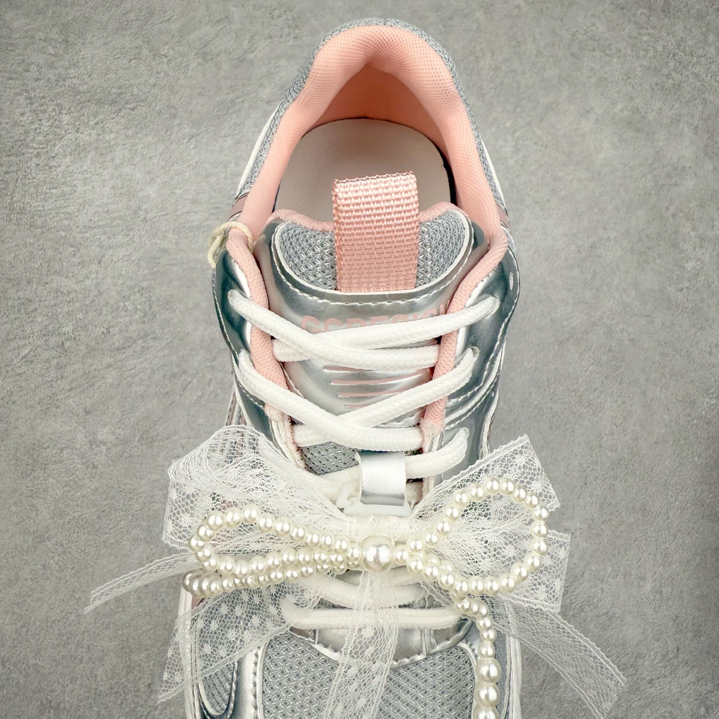 图片[5]-GG-CC 林允同款 星河粒子 镂空休闲运动老爹鞋 春日踏青舒适度和少女感GGCC德训鞋界的白月光🌙 银白黄配色好温柔 镂空鞋面/组合月牙底 柔软有弹性的月牙底和增加舒适度显腿长的5cm内增高 长时间走路和站立都不累脚舒适度和少女感 尺码：35 36 37 38 39 40-选品中心