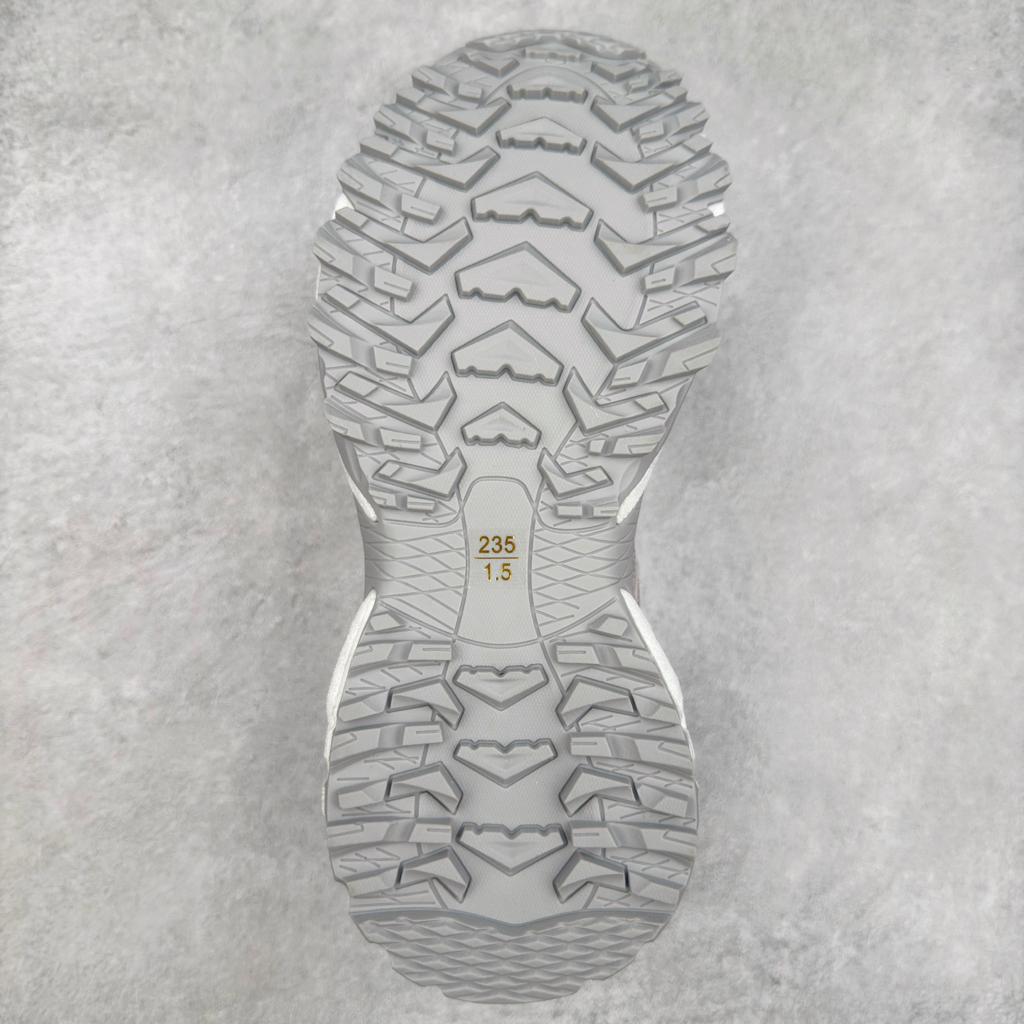 图片[9]-GG-CC 林允同款 星河粒子 镂空休闲运动老爹鞋 春日踏青舒适度和少女感GGCC德训鞋界的白月光🌙 银白黄配色好温柔 镂空鞋面/组合月牙底 柔软有弹性的月牙底和增加舒适度显腿长的5cm内增高 长时间走路和站立都不累脚舒适度和少女感 尺码：35 36 37 38 39 40-选品中心