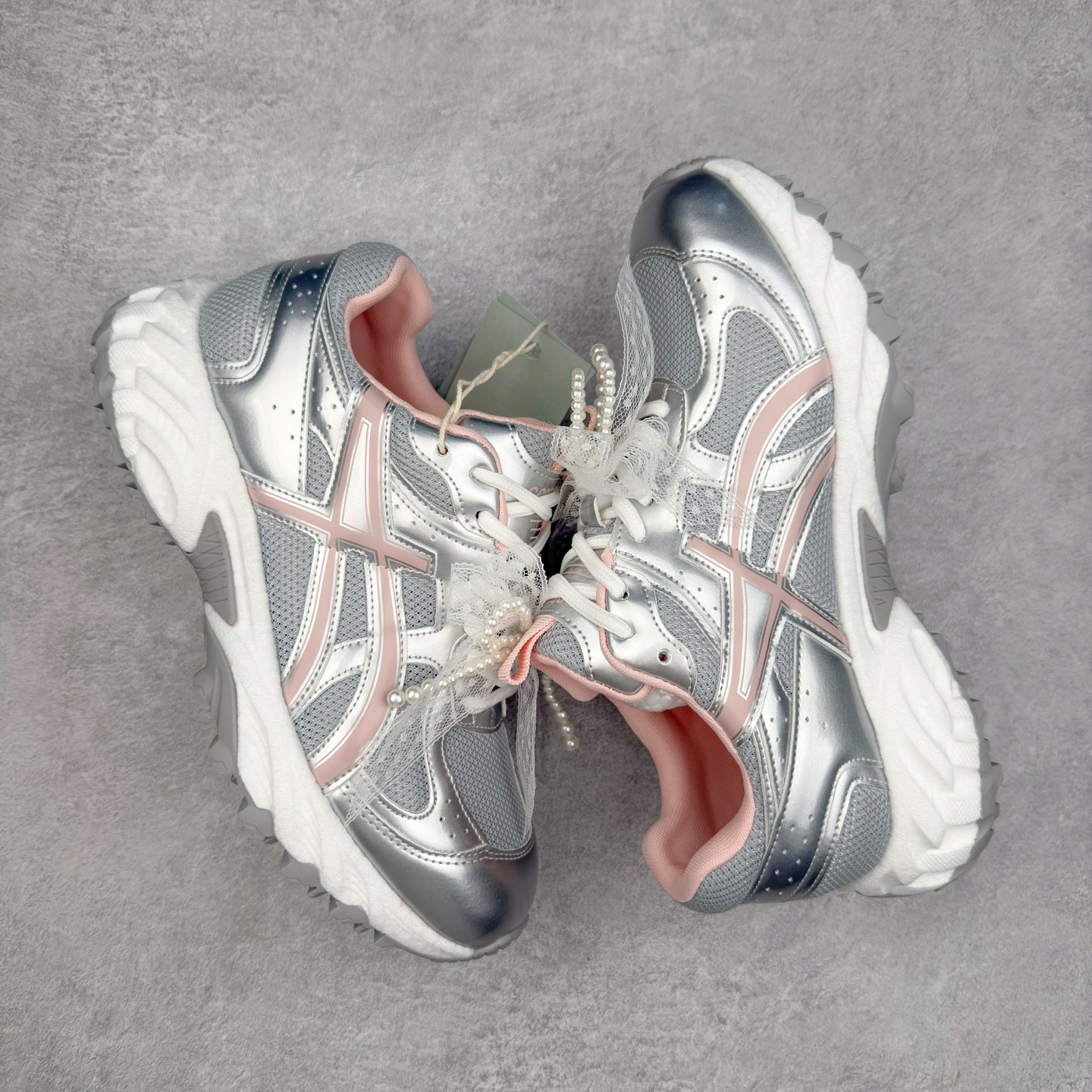 图片[3]-GG-CC 林允同款 星河粒子 镂空休闲运动老爹鞋 春日踏青舒适度和少女感GGCC德训鞋界的白月光🌙 银白黄配色好温柔 镂空鞋面/组合月牙底 柔软有弹性的月牙底和增加舒适度显腿长的5cm内增高 长时间走路和站立都不累脚舒适度和少女感 尺码：35 36 37 38 39 40-选品中心