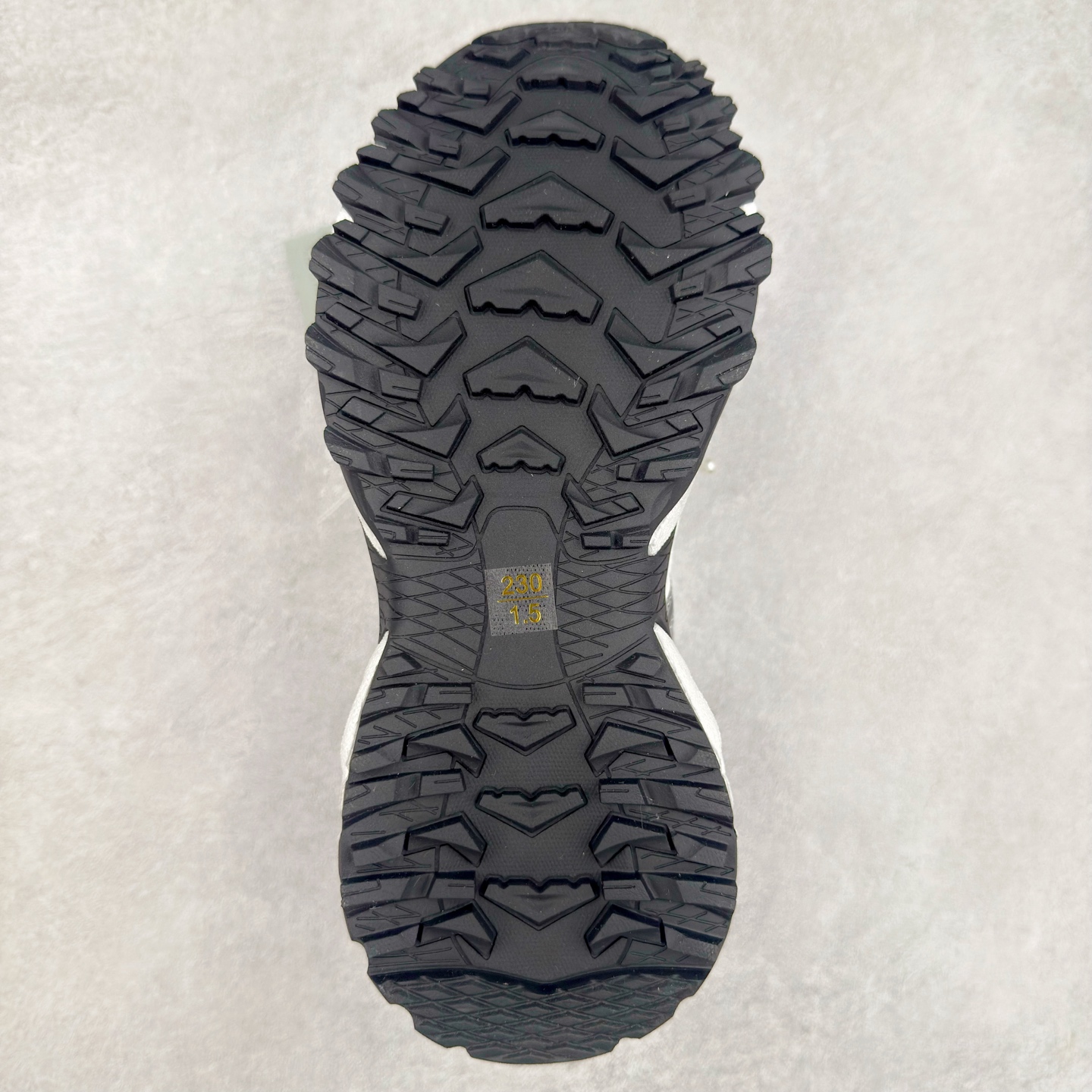 图片[9]-GG-CC 林允同款 星河粒子 镂空休闲运动老爹鞋 春日踏青舒适度和少女感GGCC德训鞋界的白月光🌙 银白黄配色好温柔 镂空鞋面/组合月牙底 柔软有弹性的月牙底和增加舒适度显腿长的5cm内增高 长时间走路和站立都不累脚舒适度和少女感 尺码：35 36 37 38 39 40-选品中心