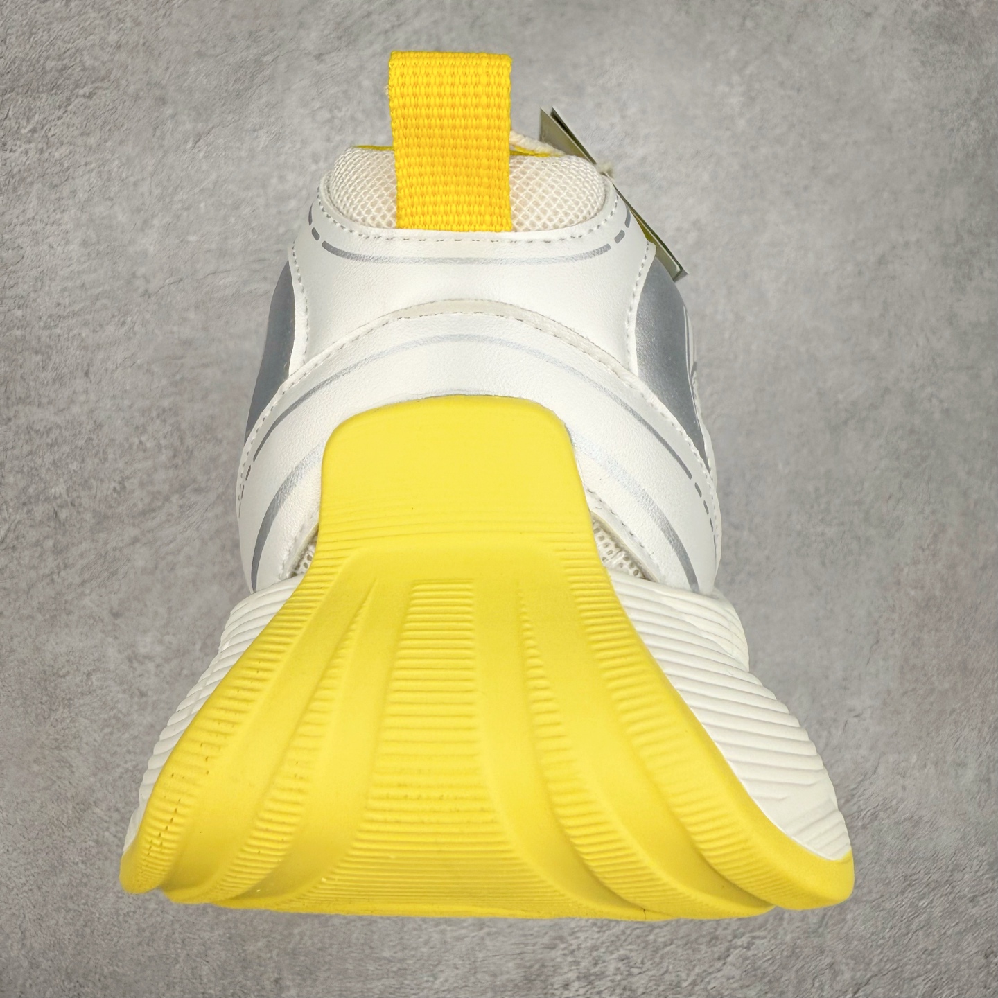 图片[8]-GG-CC 林允同款 星河粒子 镂空休闲运动老爹鞋 春日踏青舒适度和少女感GGCC德训鞋界的白月光🌙 银白黄配色好温柔 镂空鞋面/组合月牙底 柔软有弹性的月牙底和增加舒适度显腿长的5cm内增高 长时间走路和站立都不累脚舒适度和少女感 尺码：35 36 37 38 39 40-选品中心