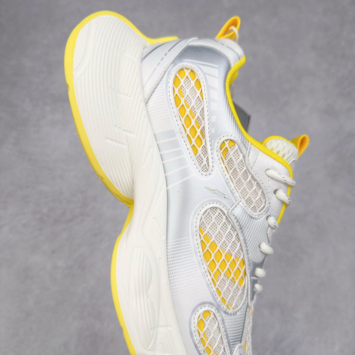 图片[6]-GG-CC 林允同款 星河粒子 镂空休闲运动老爹鞋 春日踏青舒适度和少女感GGCC德训鞋界的白月光🌙 银白黄配色好温柔 镂空鞋面/组合月牙底 柔软有弹性的月牙底和增加舒适度显腿长的5cm内增高 长时间走路和站立都不累脚舒适度和少女感 尺码：35 36 37 38 39 40-选品中心