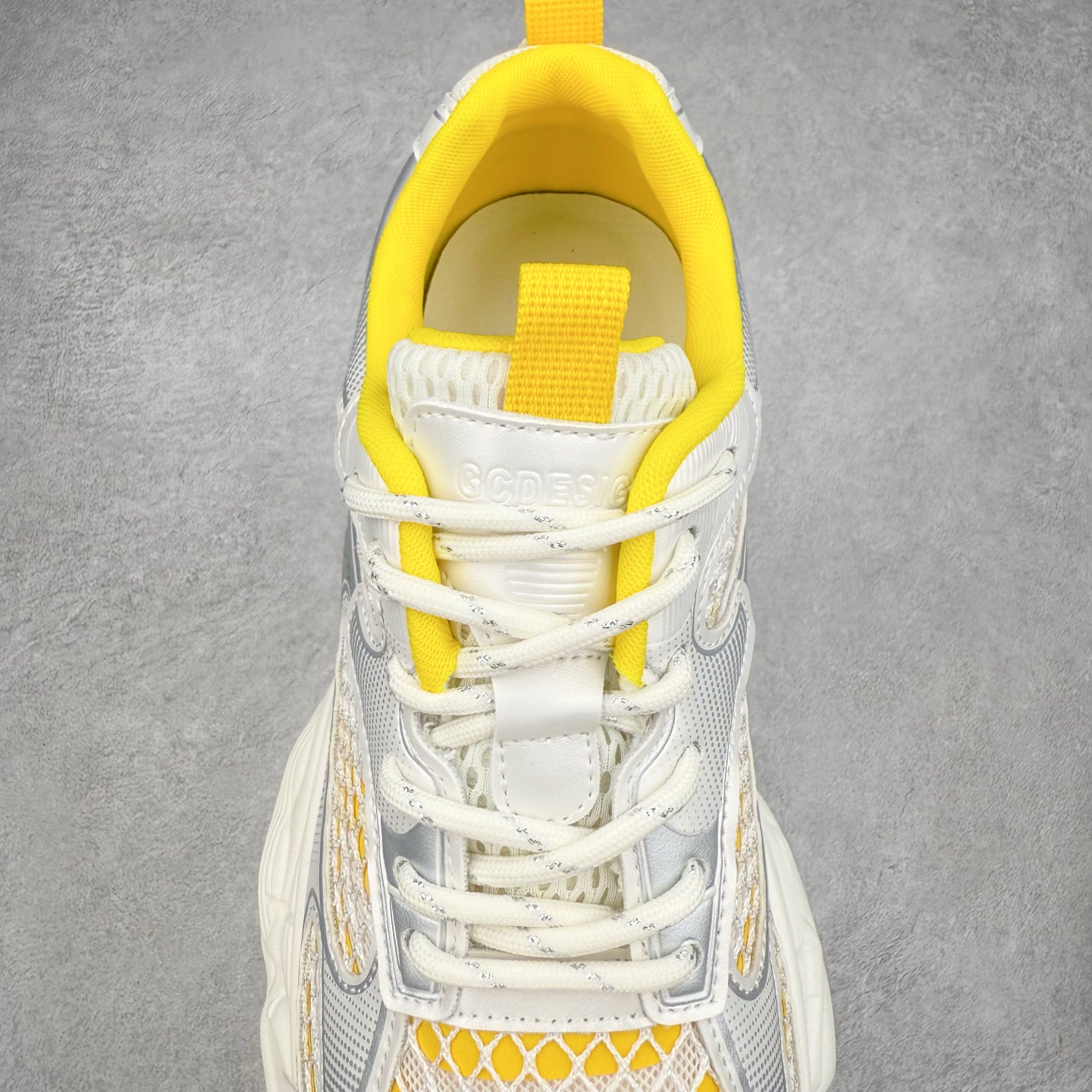 图片[5]-GG-CC 林允同款 星河粒子 镂空休闲运动老爹鞋 春日踏青舒适度和少女感GGCC德训鞋界的白月光🌙 银白黄配色好温柔 镂空鞋面/组合月牙底 柔软有弹性的月牙底和增加舒适度显腿长的5cm内增高 长时间走路和站立都不累脚舒适度和少女感 尺码：35 36 37 38 39 40-选品中心